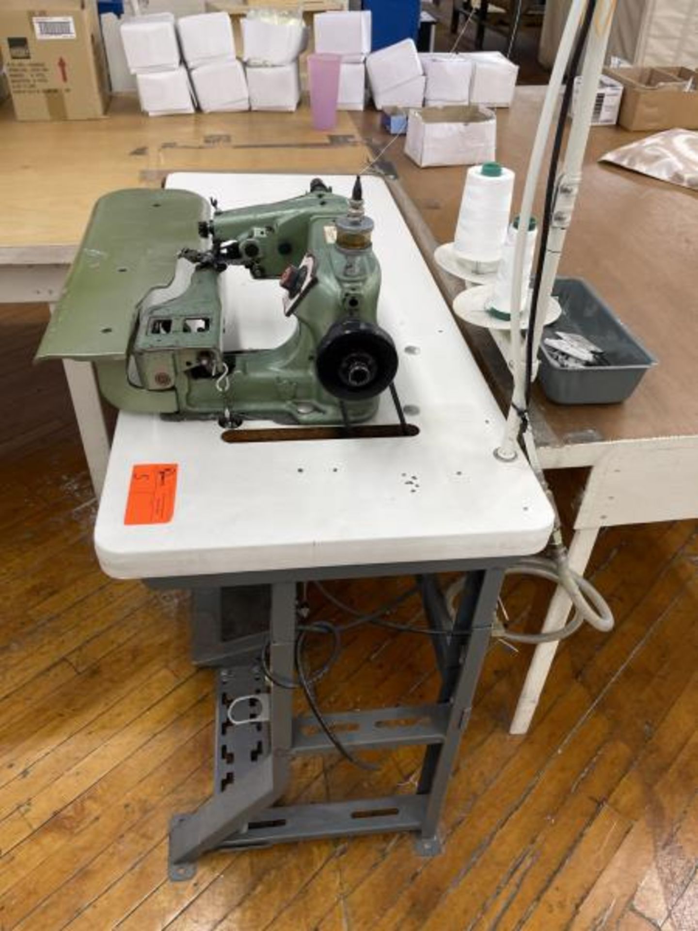 US Blind Stitch Sewing Machine M: 1118-9-DP SN: 123229 - Image 4 of 4