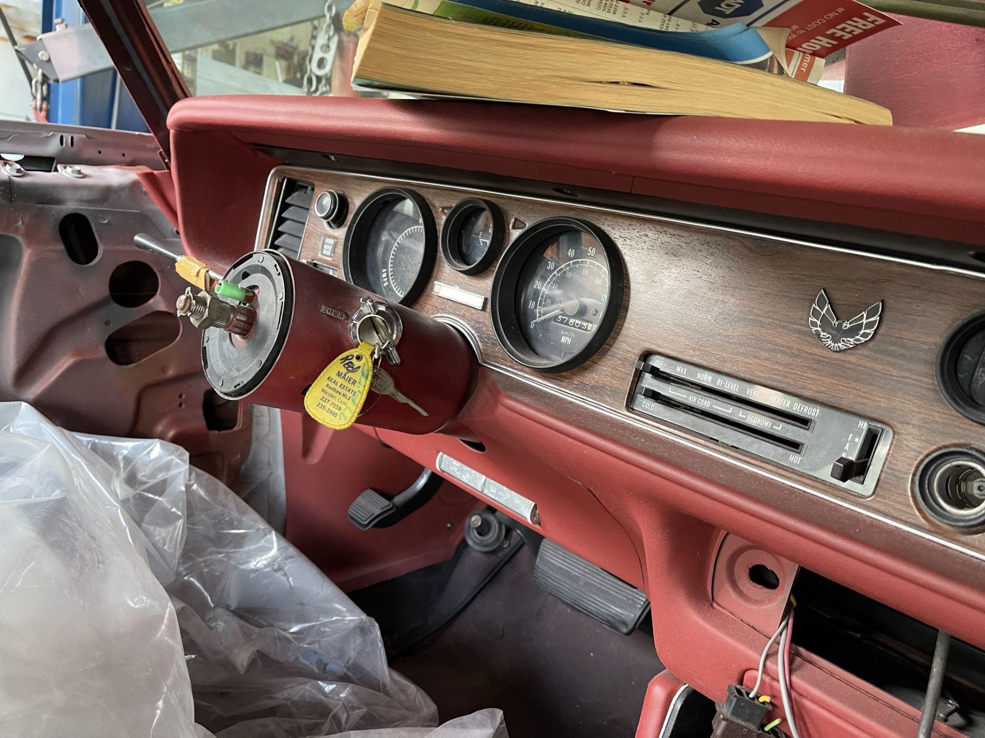 Pontiac Fire Bird 1977? 57,803 miles on odometer (true mileage Unknown) VIN: 2S87U7N184286 Parts Car - Image 8 of 25