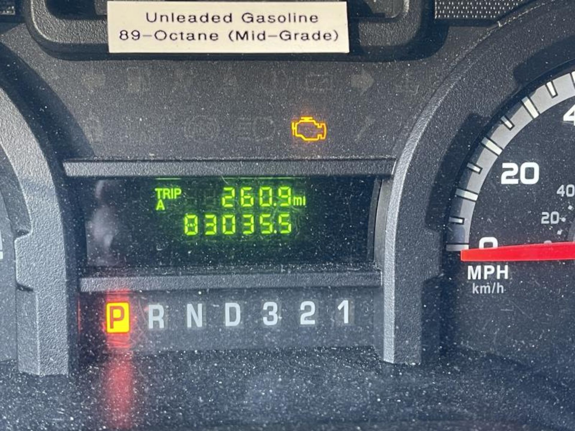 Ford E-450 Mini Bus w/ Handicap Lift, Stolen Catalytic Converter, Engine Runs, TV, Odometer Reads - Image 16 of 27