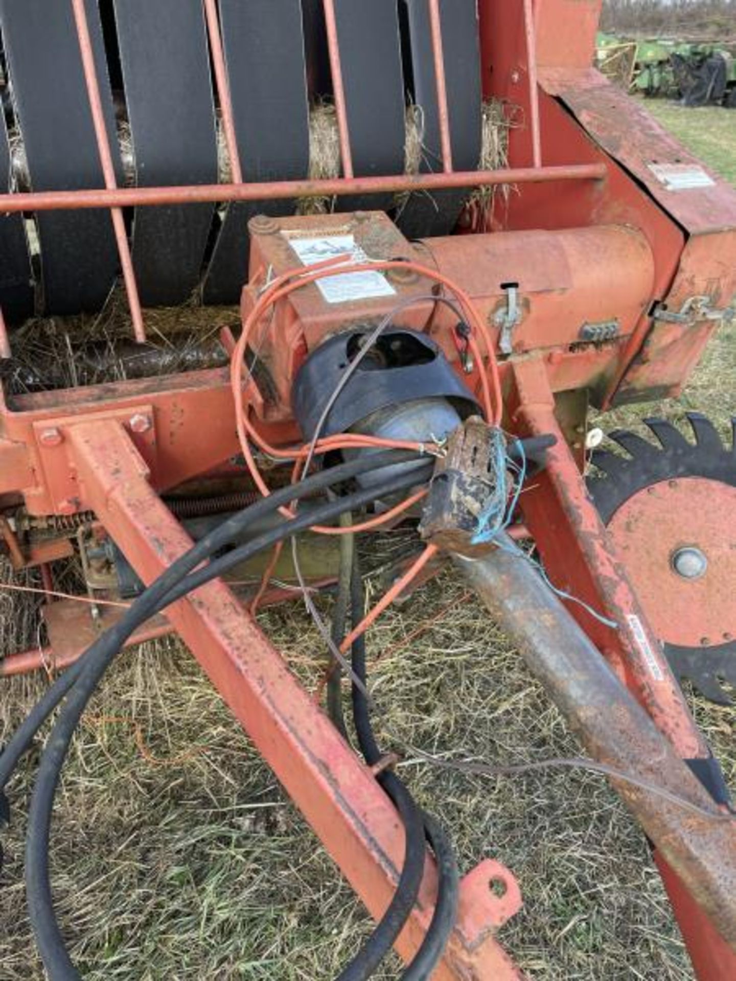 Gehl Round Hay Baler, RB1470TDC, SN: 19100 - Image 4 of 9