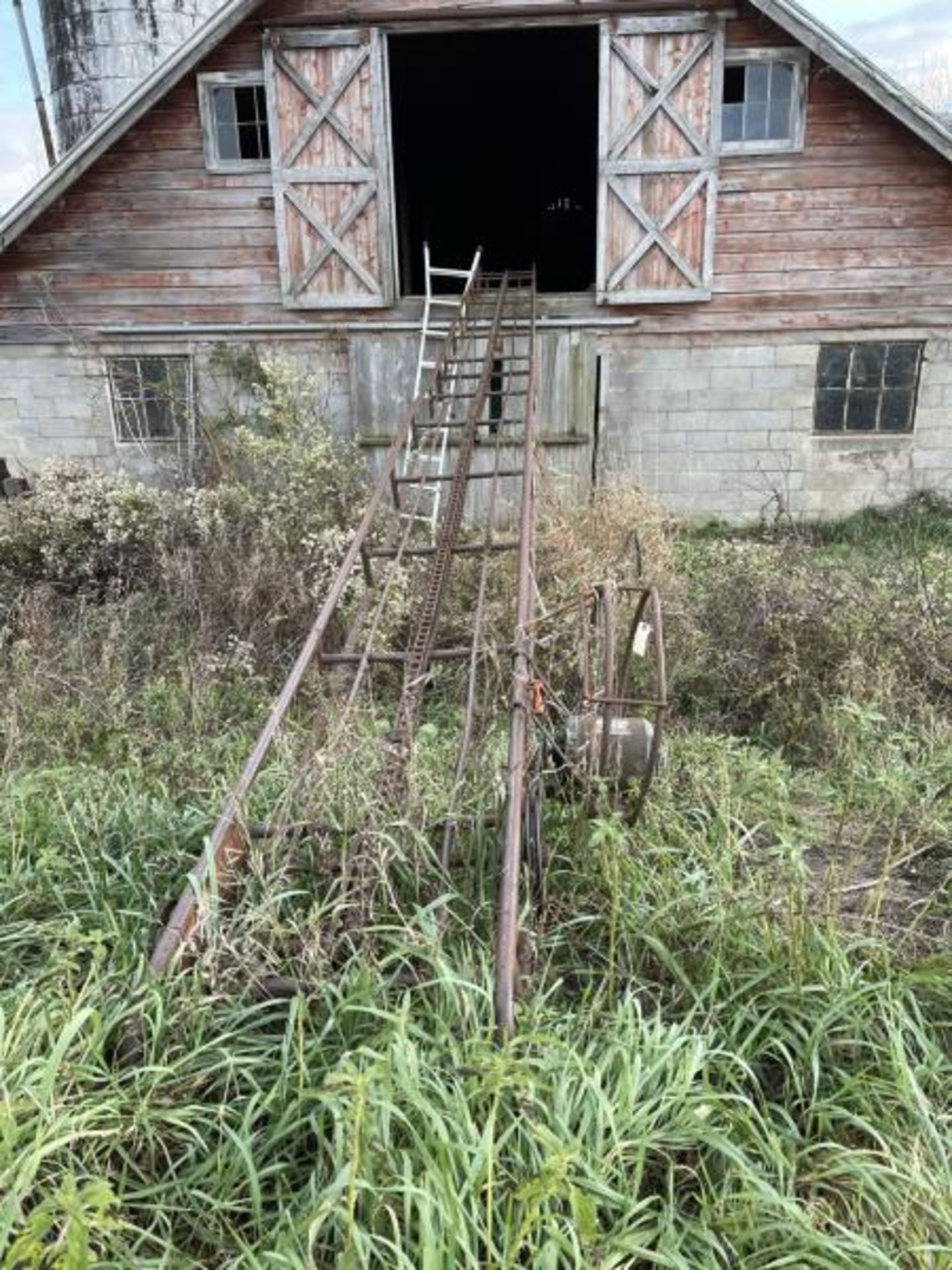 Electric Hay Conveyor, 1/2 Horse Power Motor, Condition Unknown - Image 4 of 6