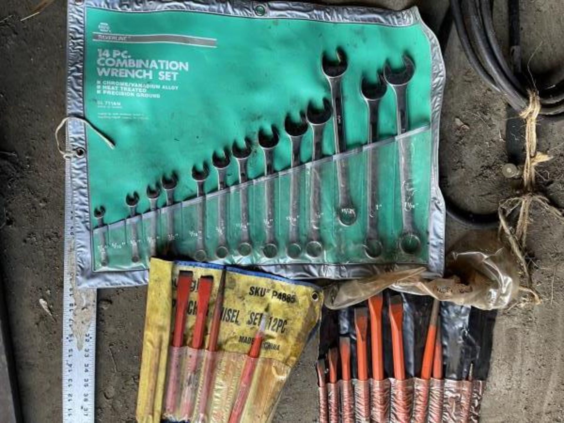 Napa 14 Piece Combination Wrench Set, 2 Sets of ChiselsChisels - Image 2 of 4