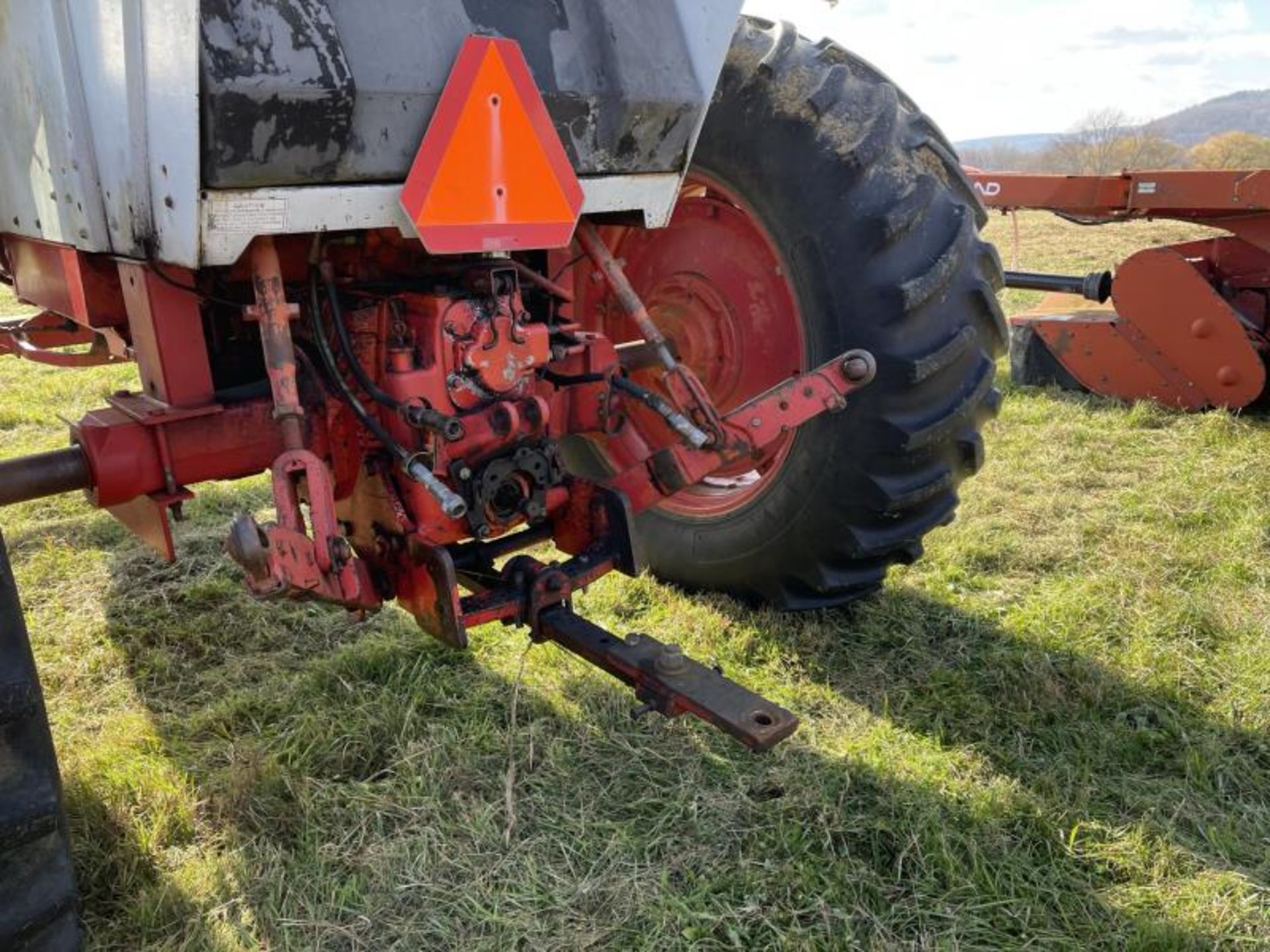 Case Tractor, Cab 970, 401 Cubes, Diesel, 2 Wheel Drive, Running, 3 Point Hitch, 2 Dual Remotes, - Image 12 of 24