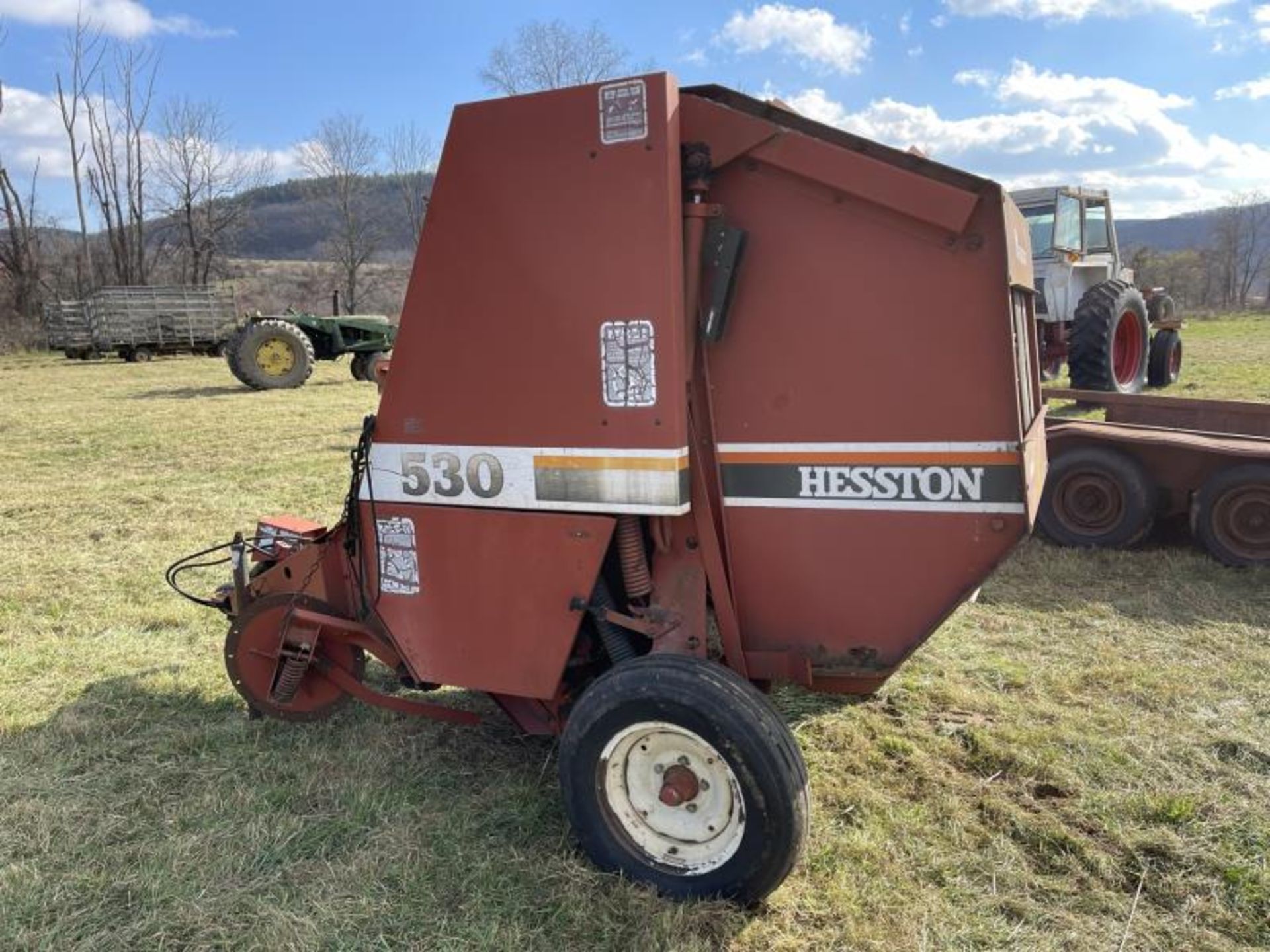 Hesston 530 Round Baler, 1 Belt Missing, New Belt Comes with Machine - Image 6 of 8