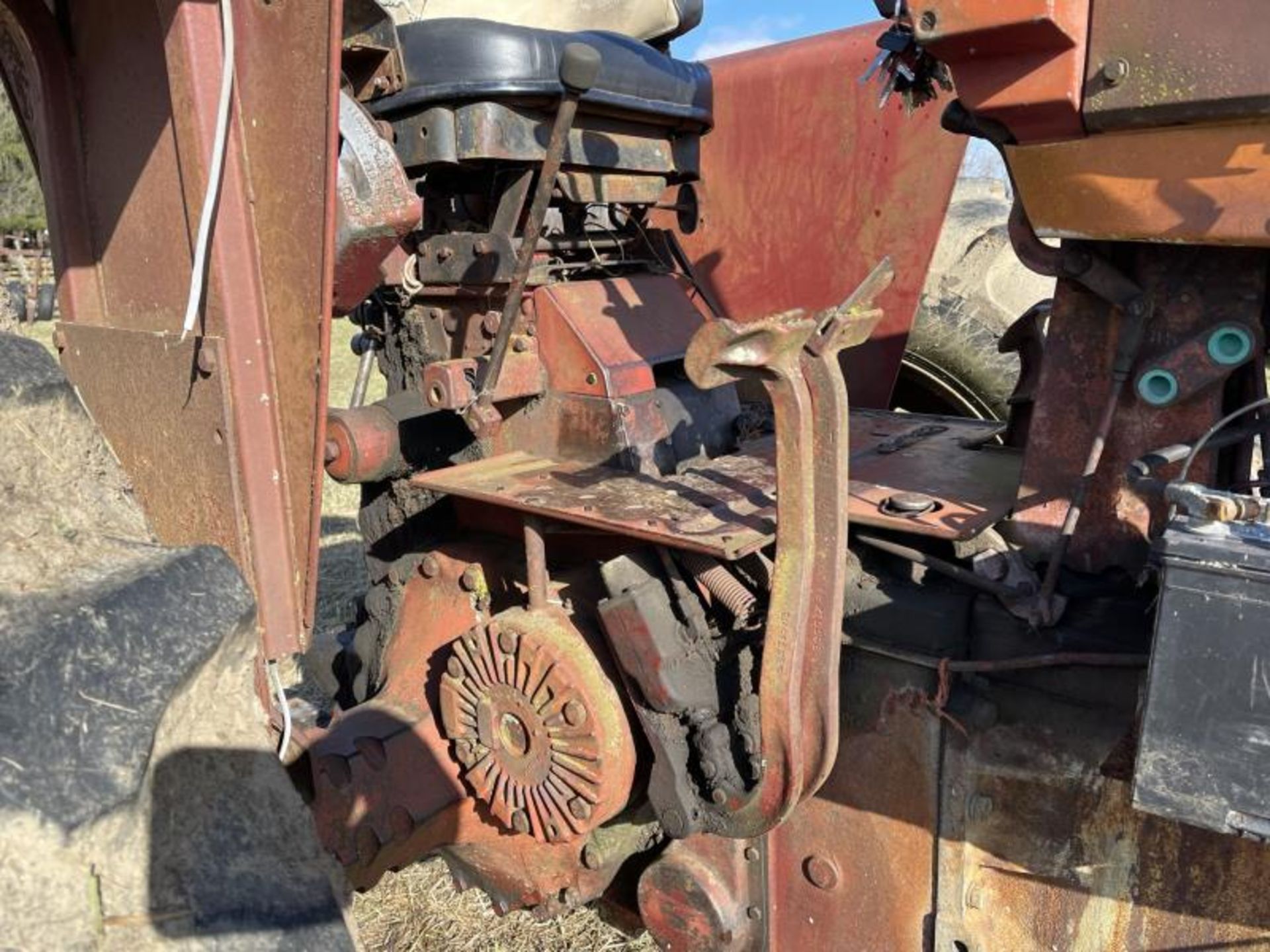 Farmall Tractor 706, Diesel, Runs & Drives, Shows 4039, Missing 1 Arm for 3-Point Hitch, Needs - Image 5 of 16