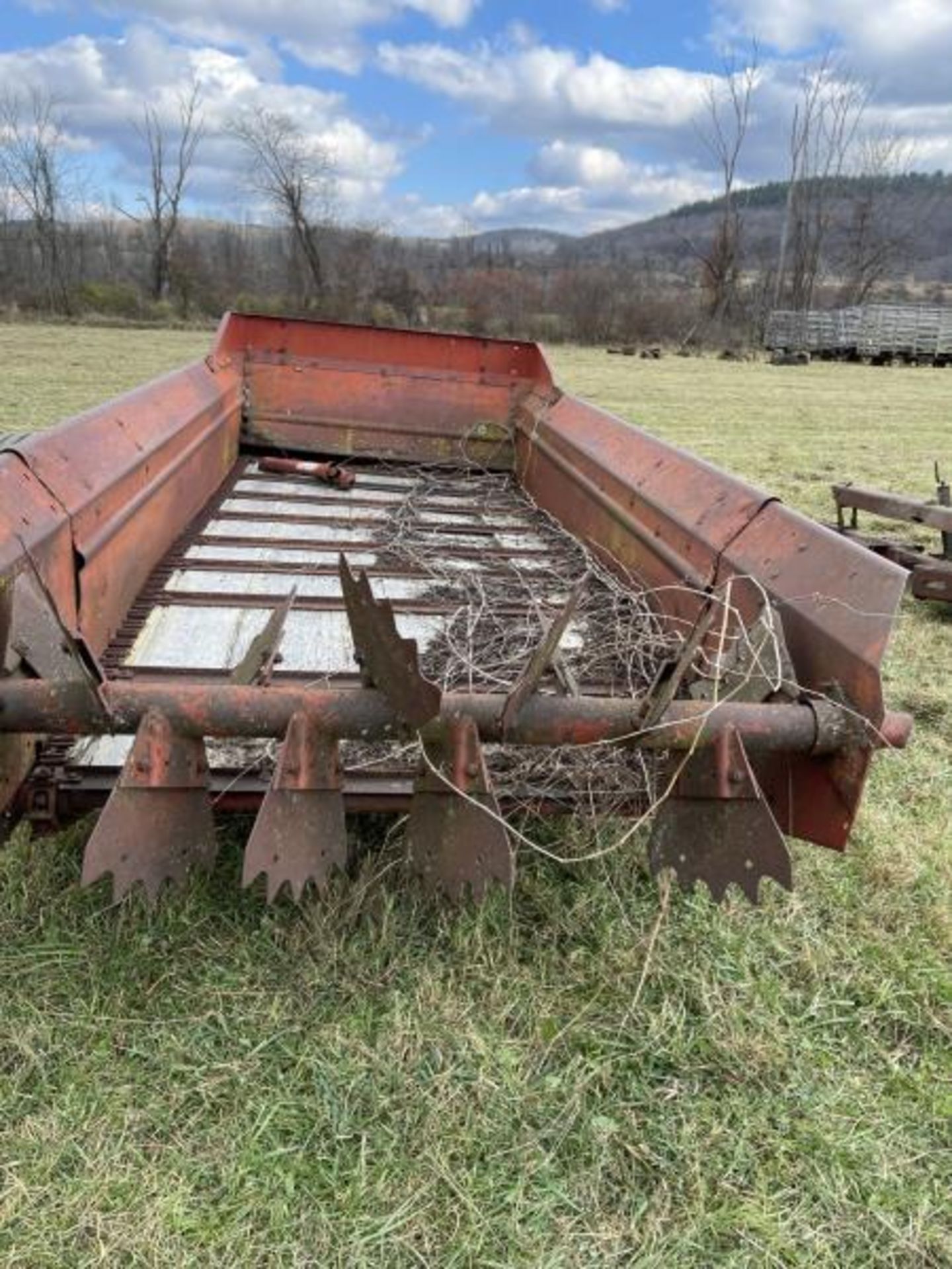 New Holland 520 Manure Spreader, M: 520, SN: 726757726757 - Image 7 of 10