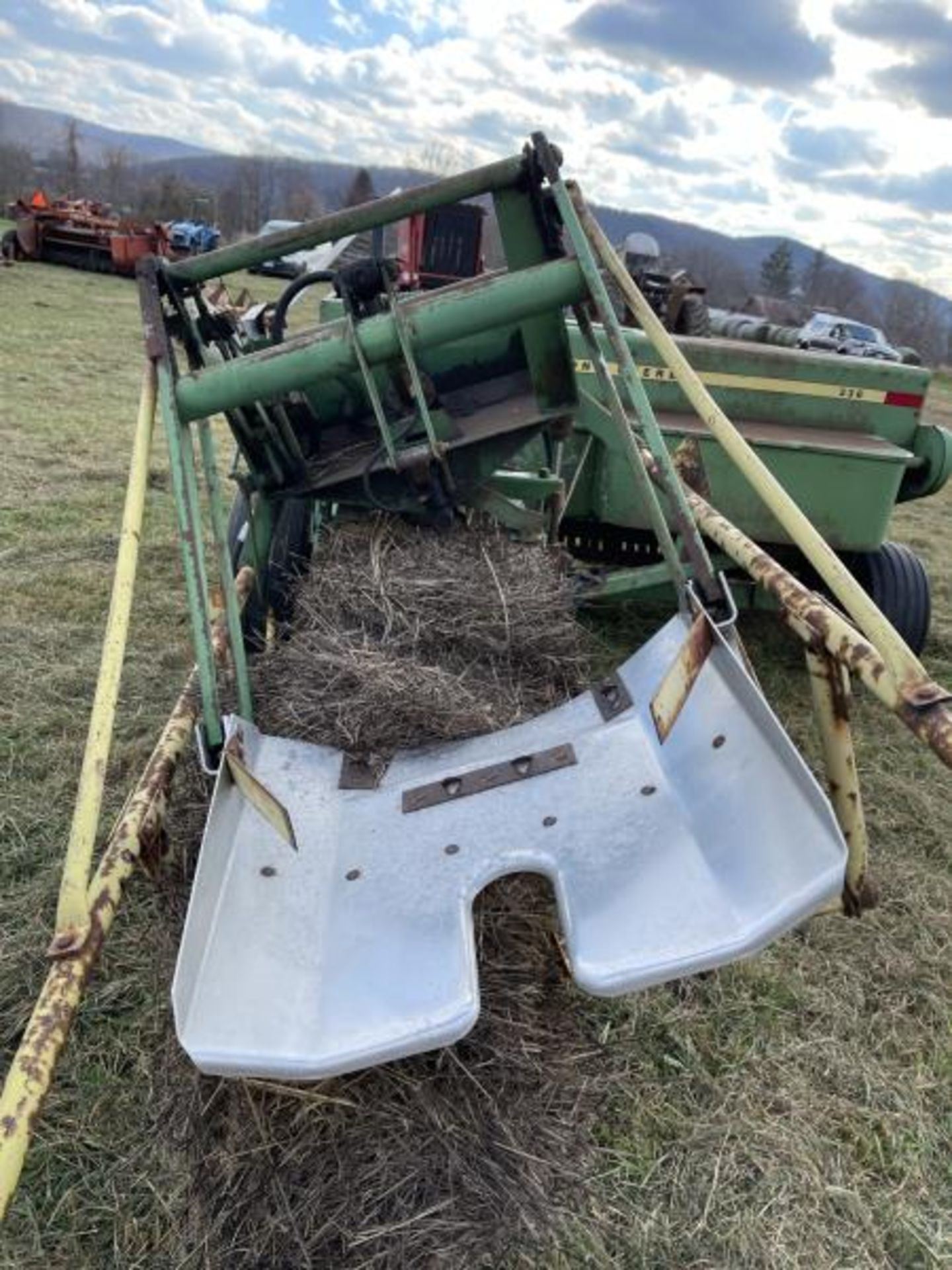 John Deere 336 Square Hay Baler, Pan Kicker - Image 7 of 11