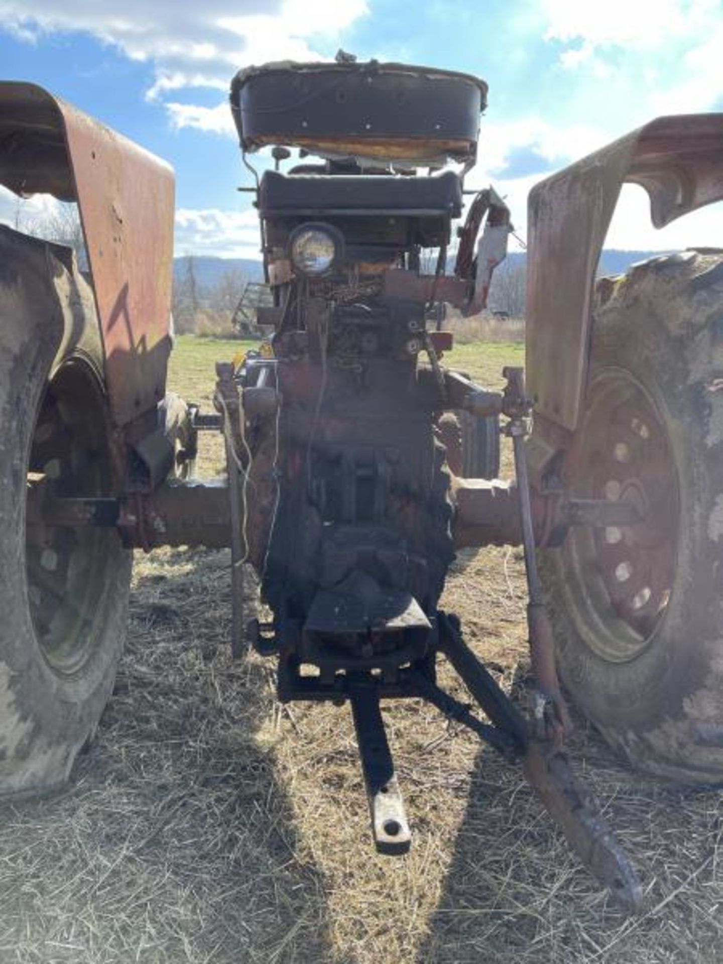 Farmall Tractor 706, Diesel, Runs & Drives, Shows 4039, Missing 1 Arm for 3-Point Hitch, Needs - Image 9 of 16