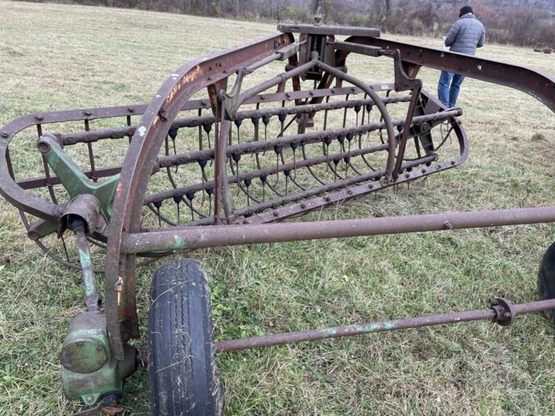 John Deere Side Delivery Hay Rake M: 858A, SN: 8925789257 - Image 7 of 9