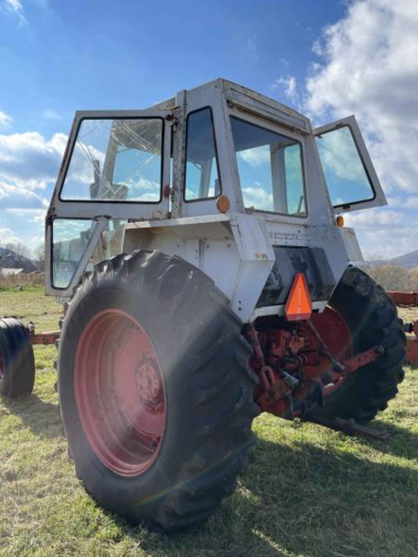 Case Tractor, Cab 970, 401 Cubes, Diesel, 2 Wheel Drive, Running, 3 Point Hitch, 2 Dual Remotes, - Image 13 of 24