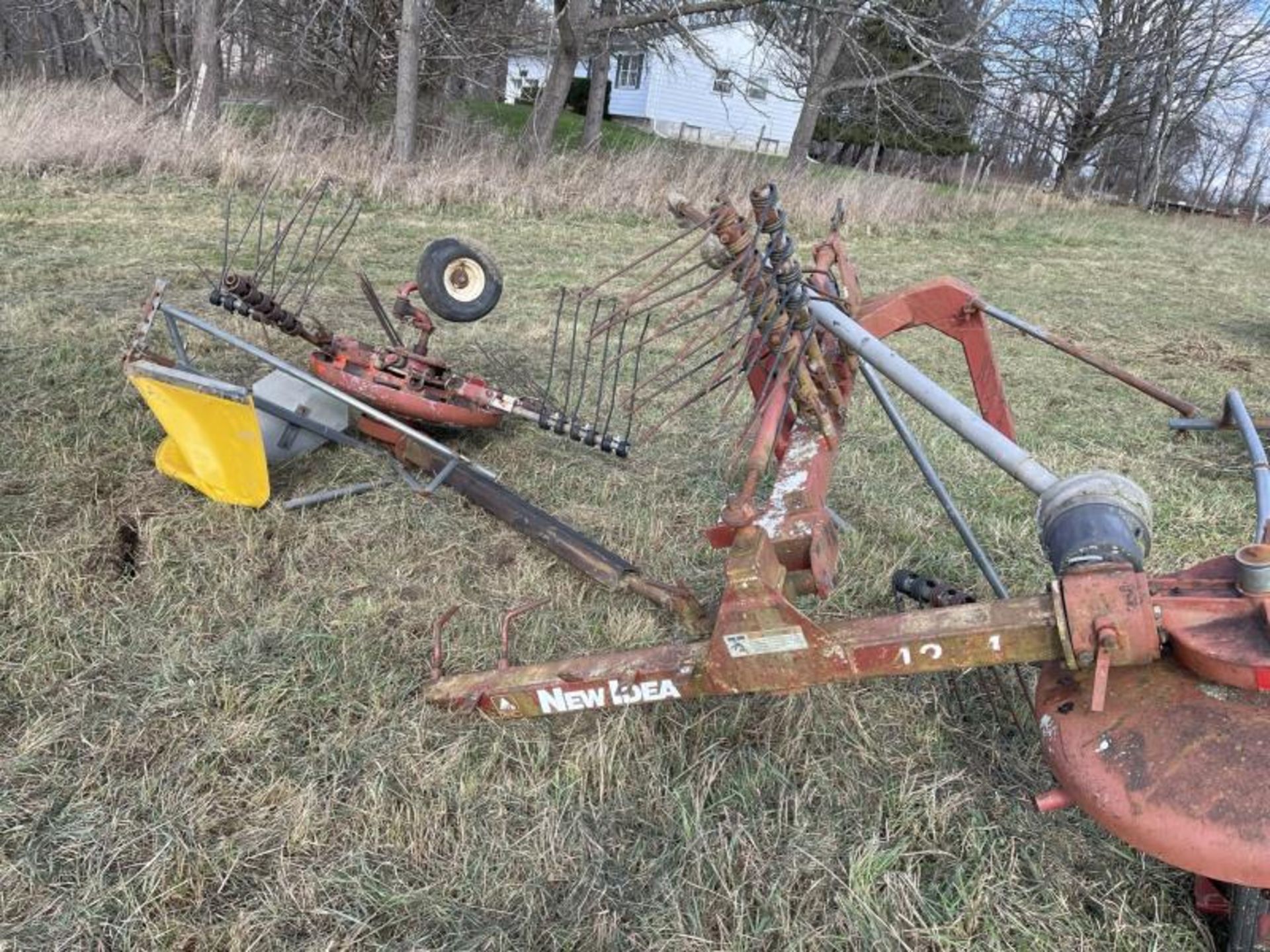 New Idea Rake Tedder, 3 Point Hitch PTO in 2 PartsParts - Image 3 of 7