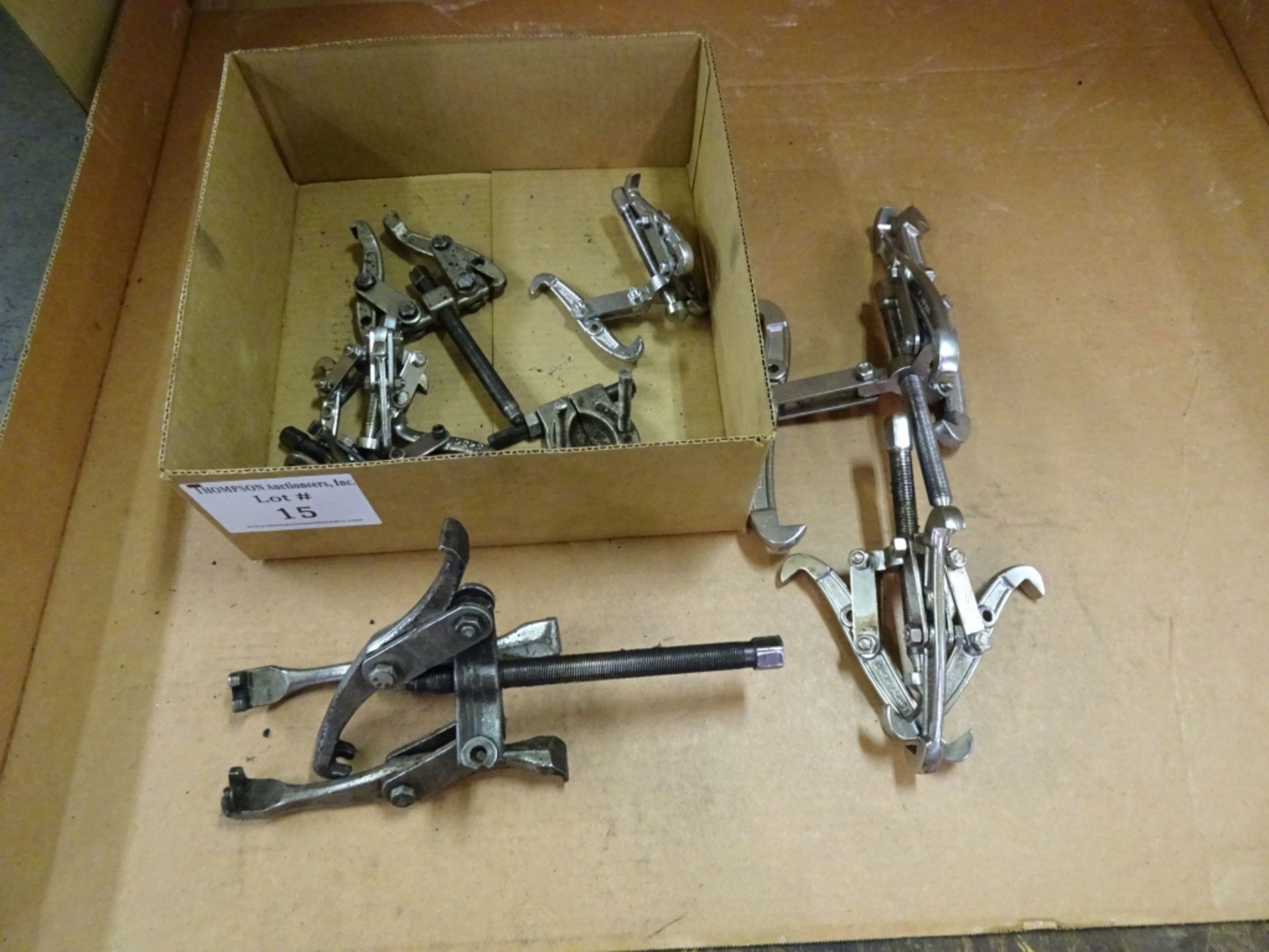 Lot Box Of (7) Various Sized Bearing / Gear Pullers