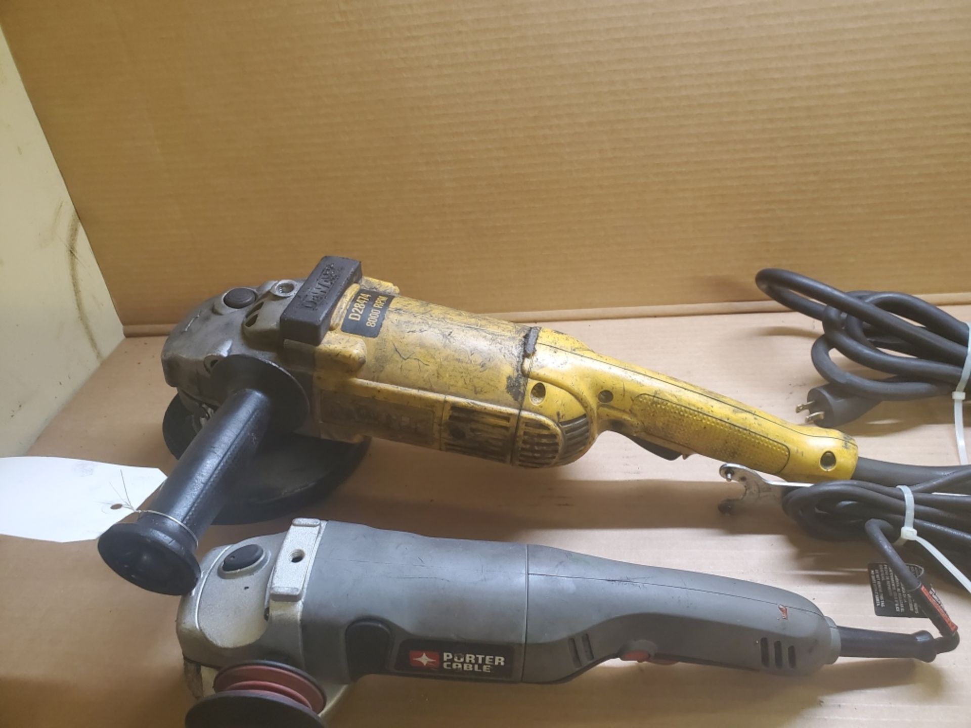 Dewalt Model 28474, 7", 8000RPM Variable Speed Angle Grinder, (1) Porter Cable Model PC750AG 3.5" - Image 4 of 6