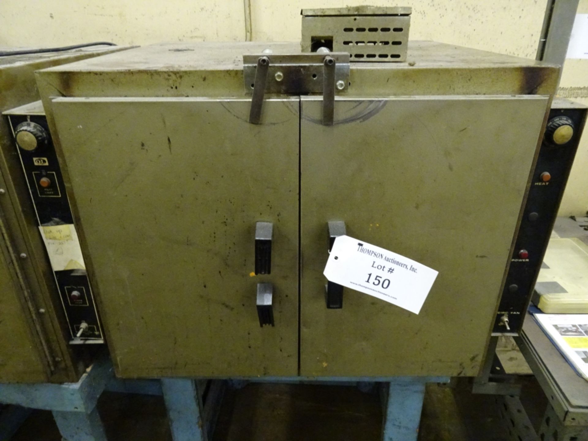 (1) Quincy Labs 150-500 Degree 2-Door Electric Lab Oven