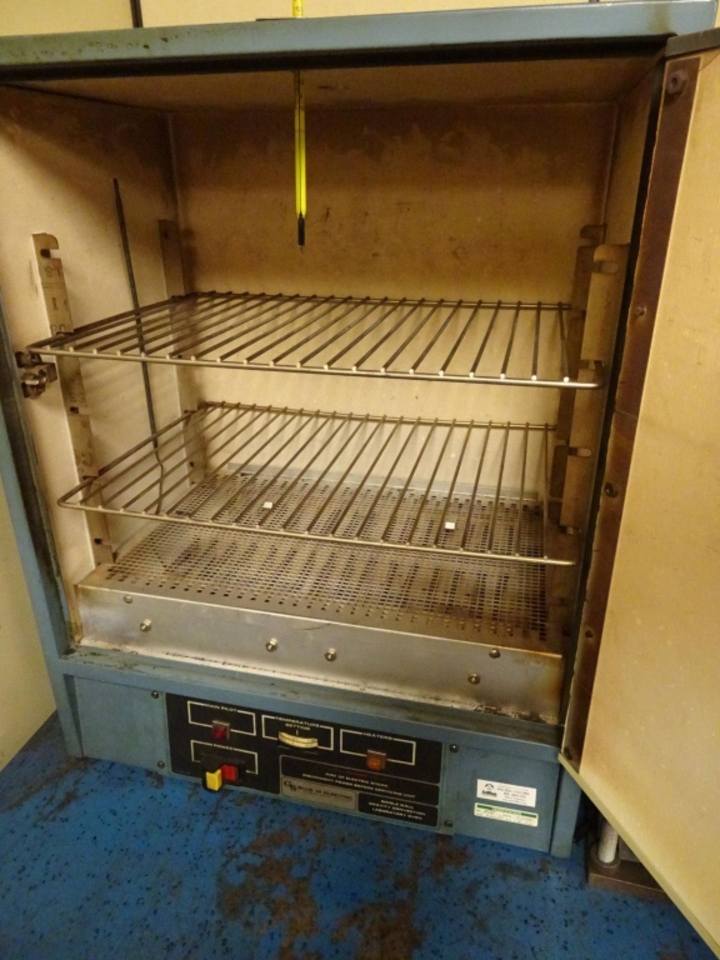 Blue M Model SW-17TA-1 Bench Top Lab Oven Max Temps 200 Degree C / 392 Degree F 120V, 1ph, 60Hz, - Image 3 of 5