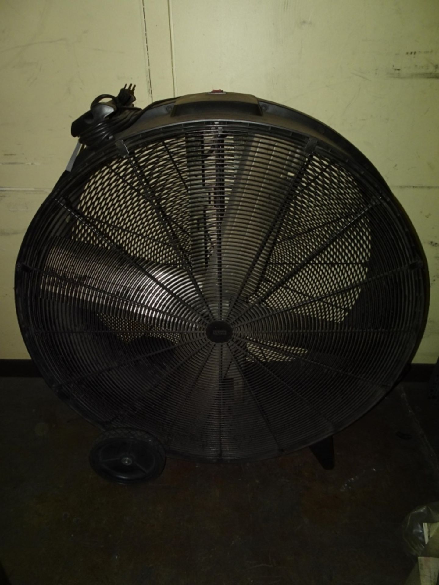 Uline Model H6898 44" Floor Fan