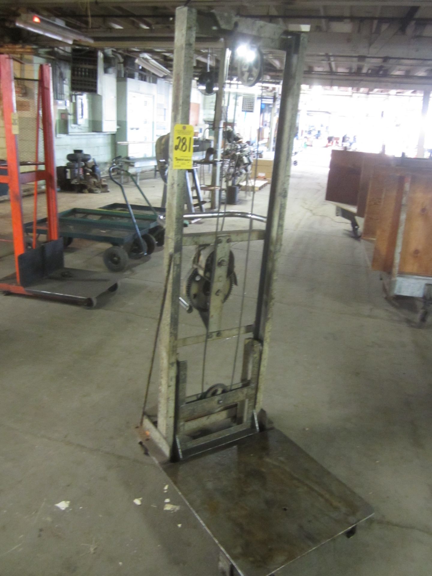 Hand Crank Platform Lift