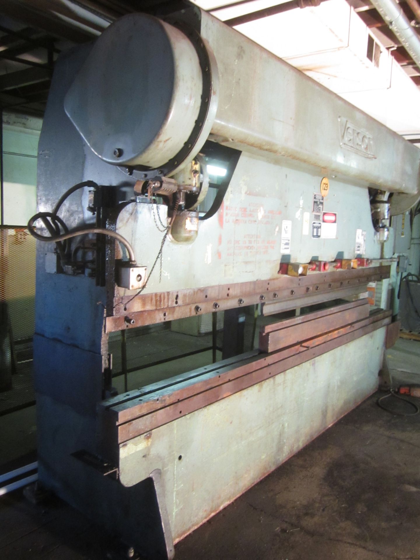 Verson 12' X 65 Ton Mechanical Press Brake, s/n 16871-2010-65, 12' Over All, 10'6" Between Housings, - Image 4 of 7