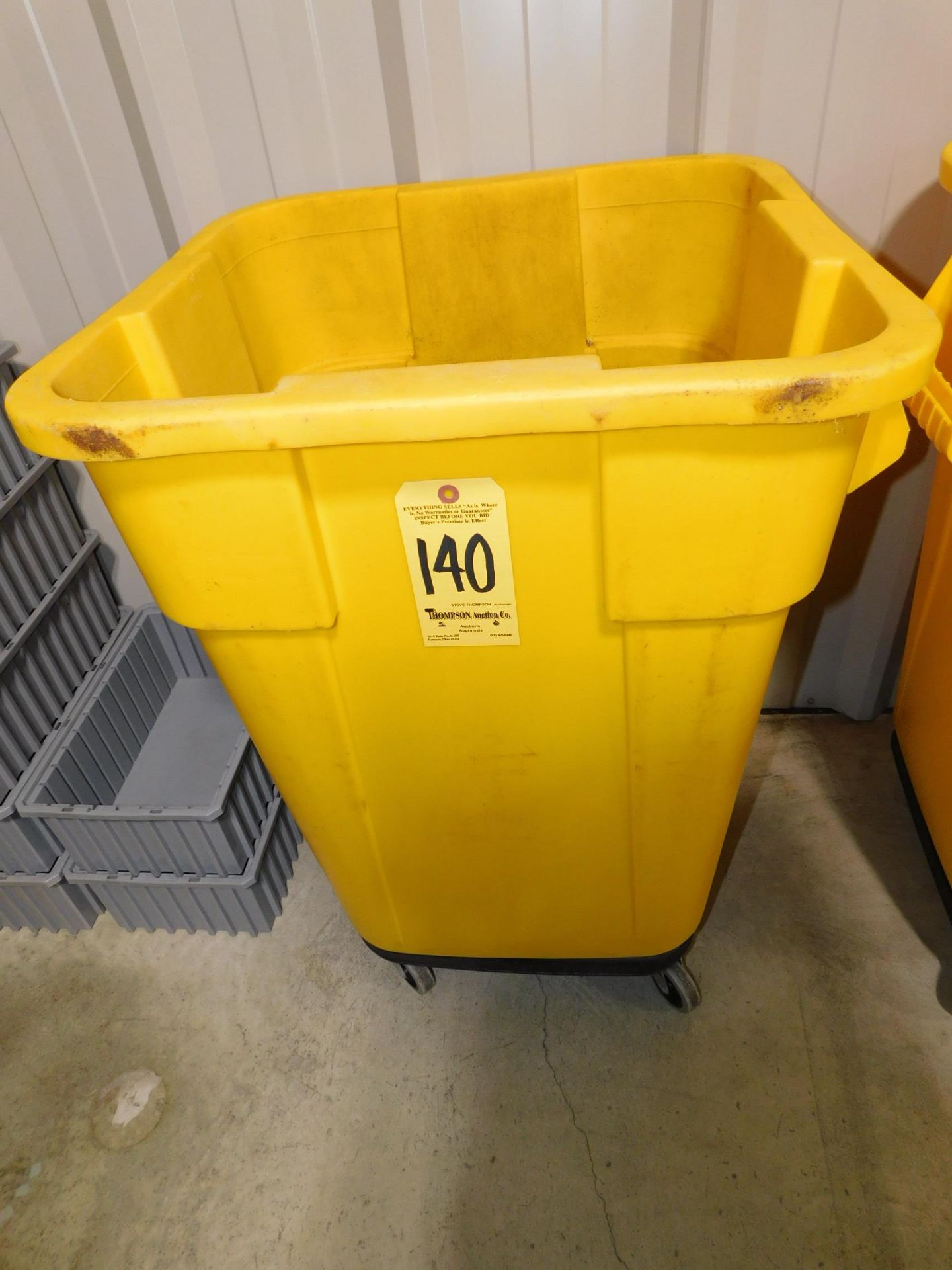 Rubbermaid Trash Cans with Castors