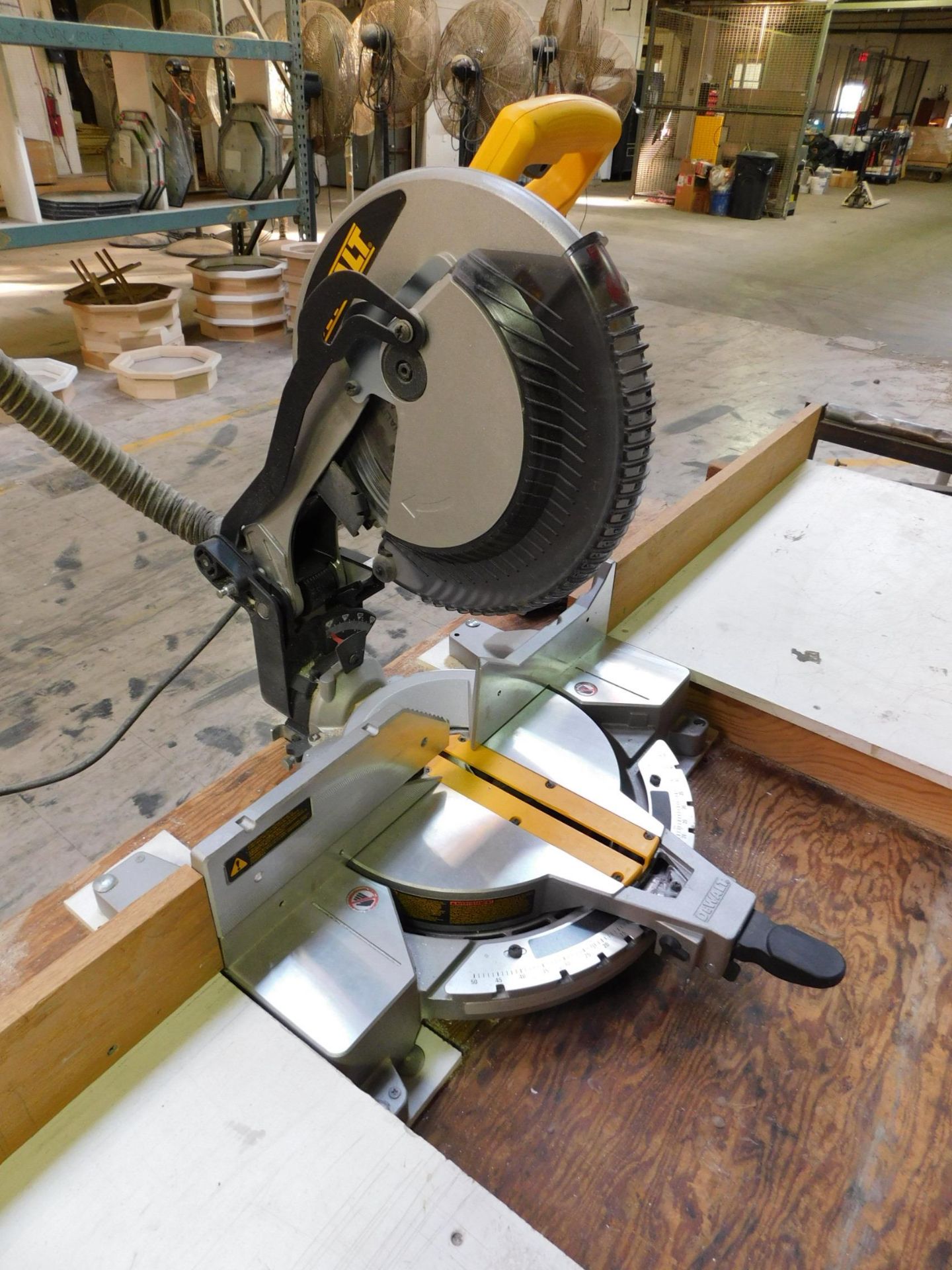 Dewalt DW715, 12" Compound Mitre Saw