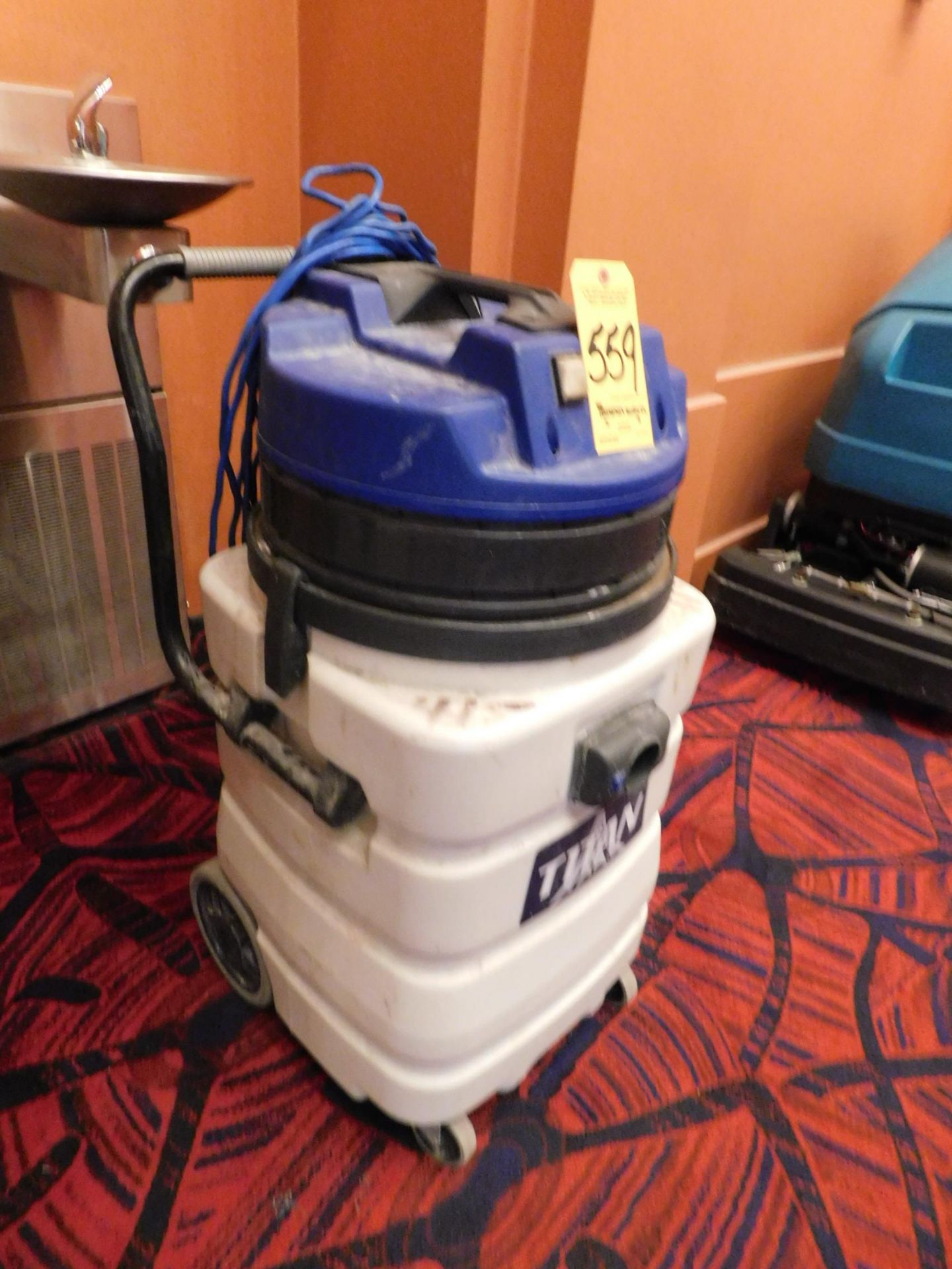 Windsor Titan Floor Vac (No Hose or Wand)