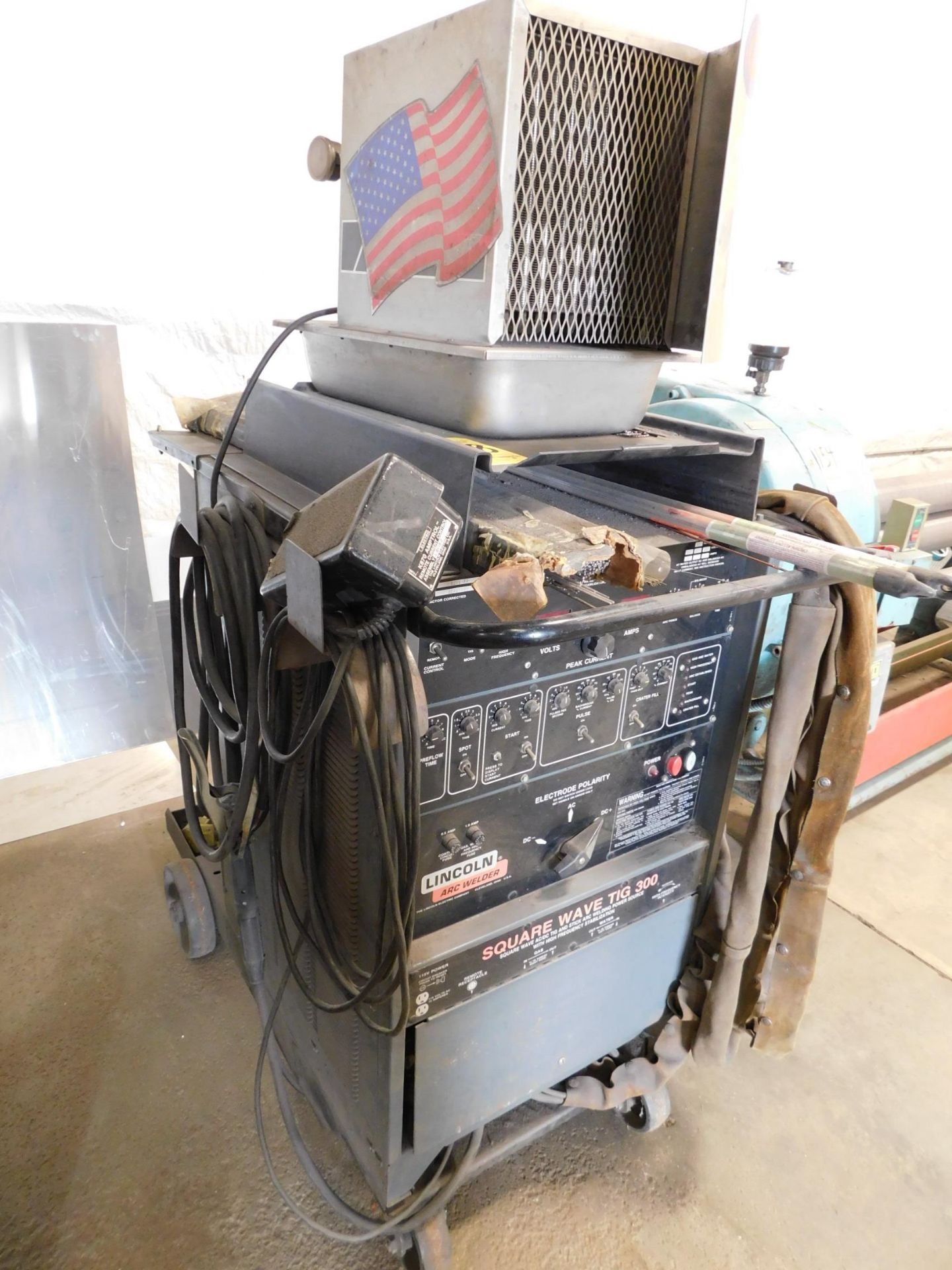 Lincoln Square Wave Tig 300 Tig Welder, SN AC665032, with Bernard Chiller, Foot Pedal Control, Tig - Image 2 of 5