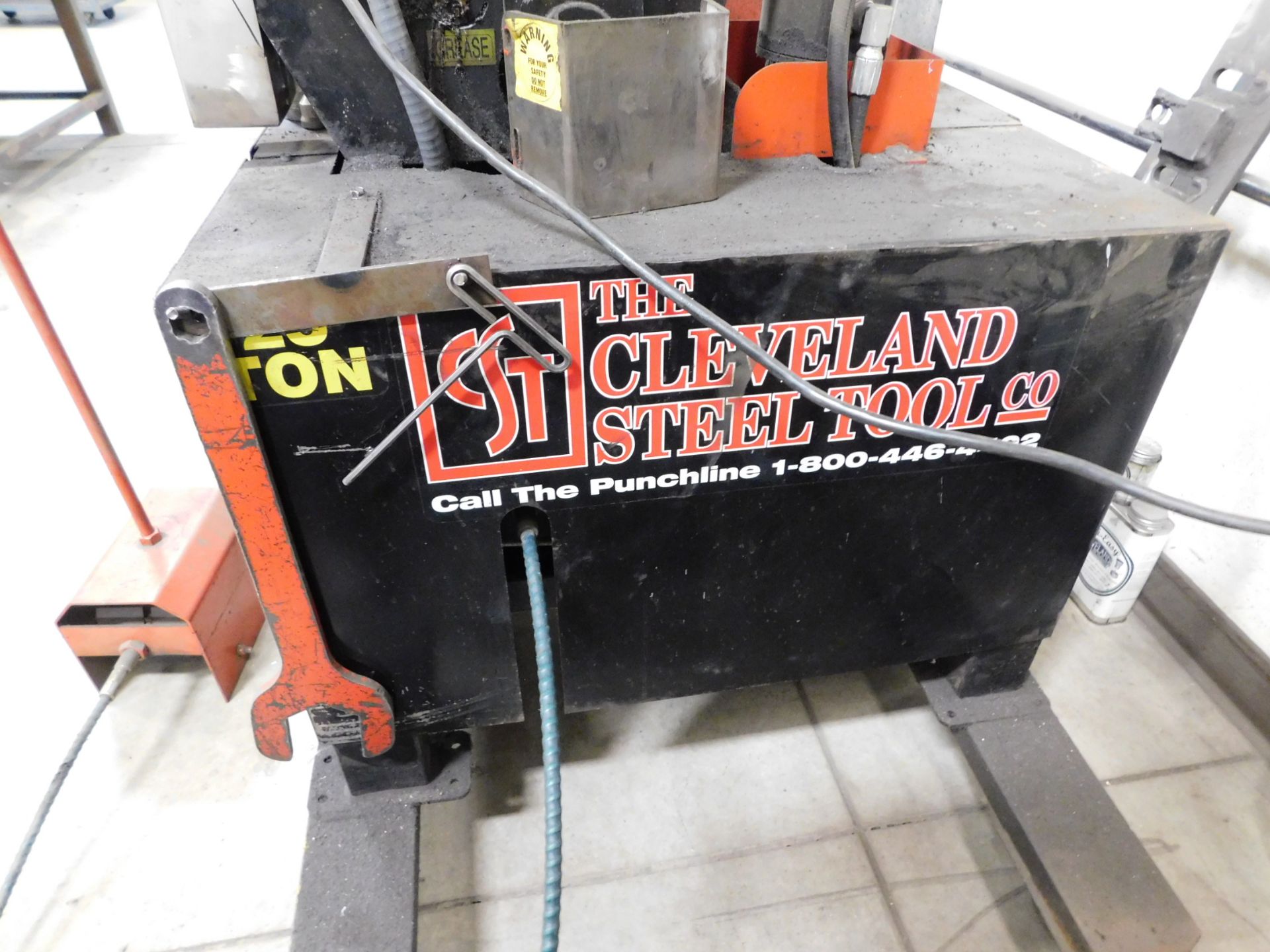 Cleveland Steel Tool 25-Ton Hydraulic Ironworker, SN 07772506, Max. Punch Cap: 1" Diameter Hole in - Image 9 of 9