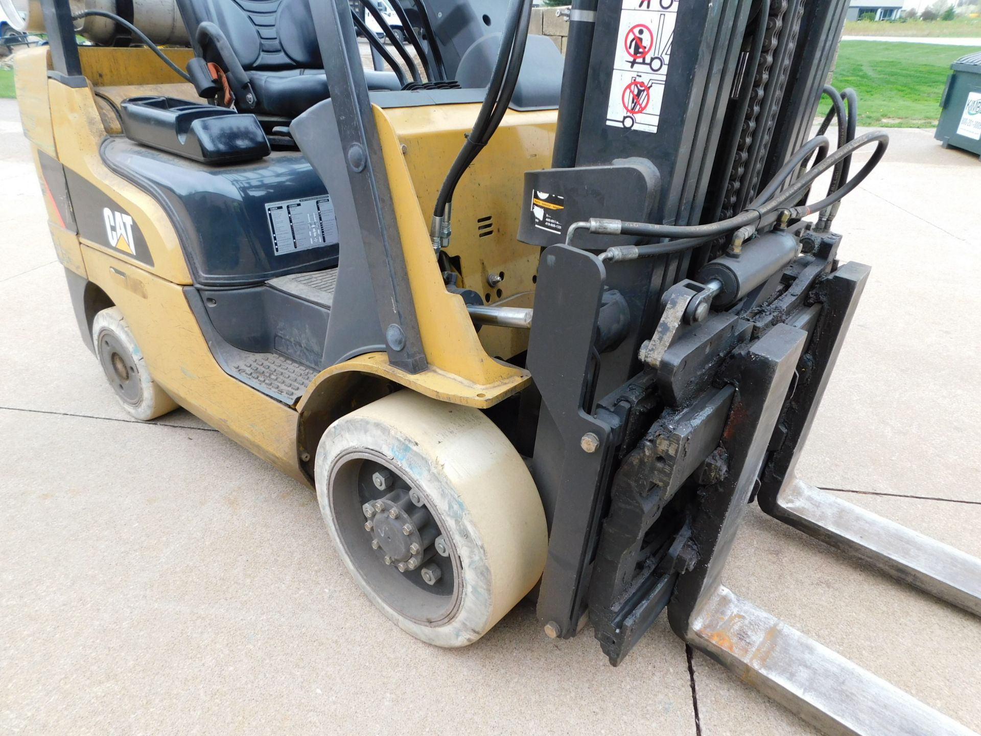 Caterpillar Model 2C6000 Forklift, SN AT83F40876, 4,500 lb cap., LP, Non-Marking Hard Tires, 3-Stage - Image 19 of 21