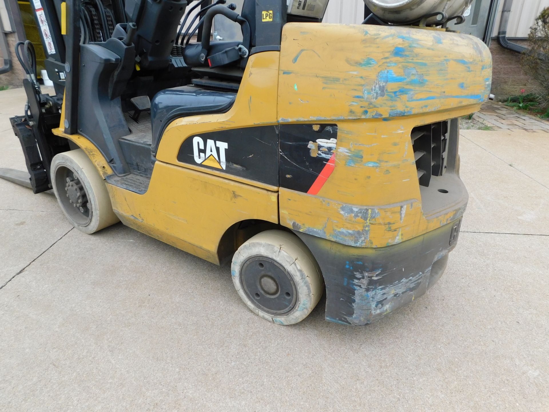 Caterpillar Model 2C6000 Forklift, SN AT83F40876, 4,500 lb cap., LP, Non-Marking Hard Tires, 3-Stage - Image 8 of 21