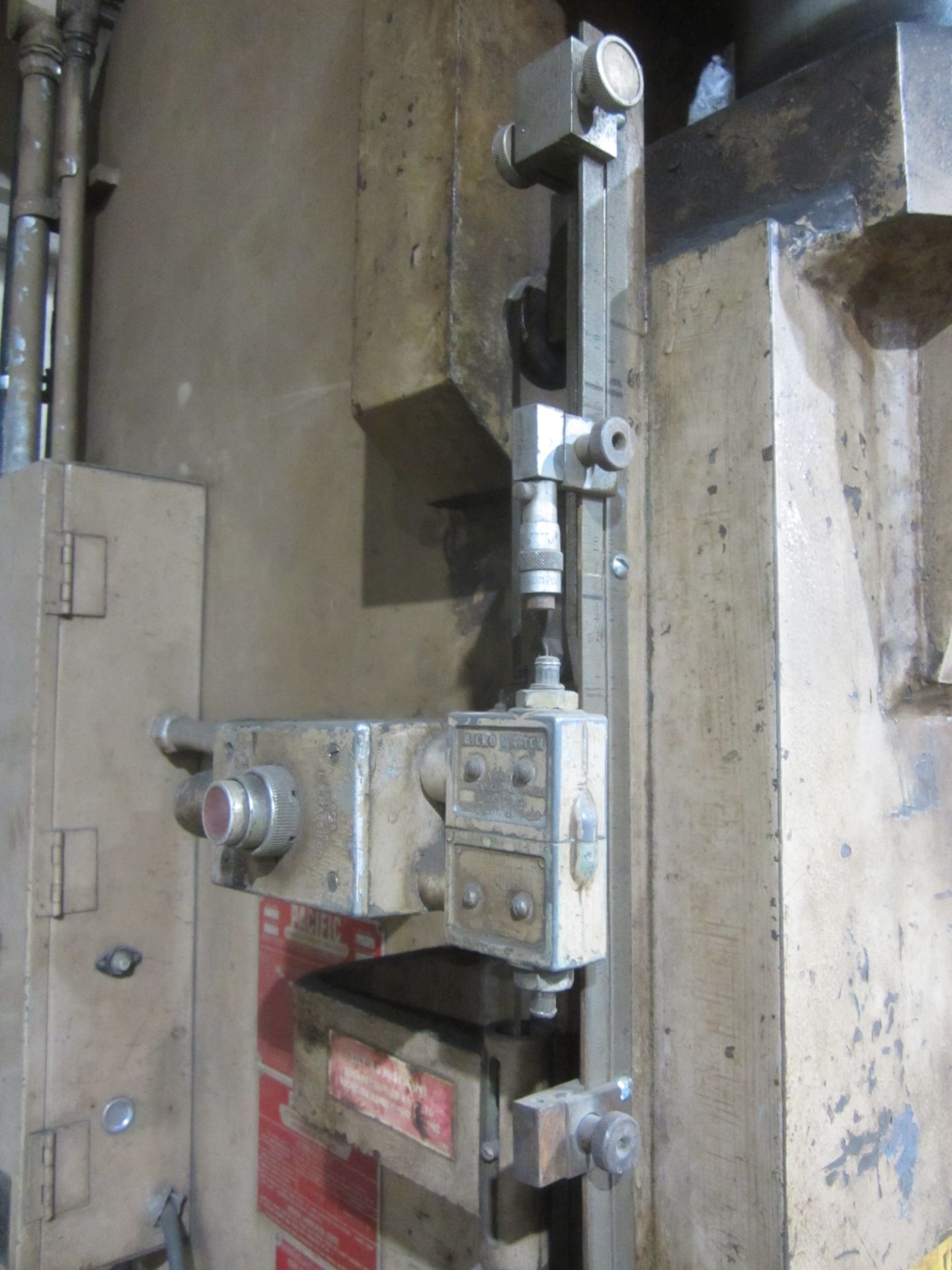 Pacific Model 200-14 Hydraulic Press Brake, s/n 3447, 14' X 200 Ton Capacity, 14' Overall Bed - Image 7 of 11