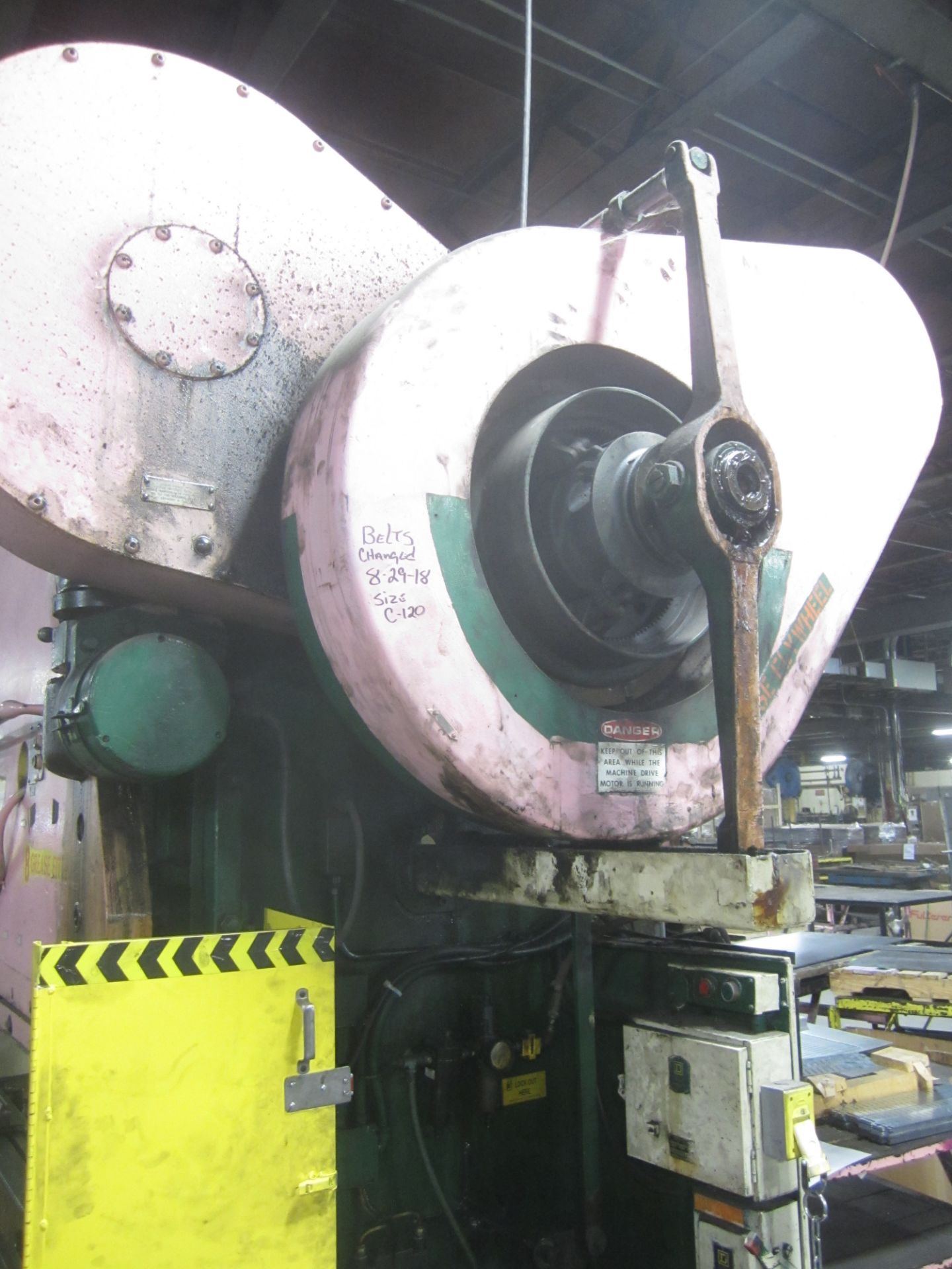 Cincinnati Series 9 Mechanical Press Brake, s/n 30625, 14' Overall, 10'6" Between Housings, 2' - Image 5 of 7