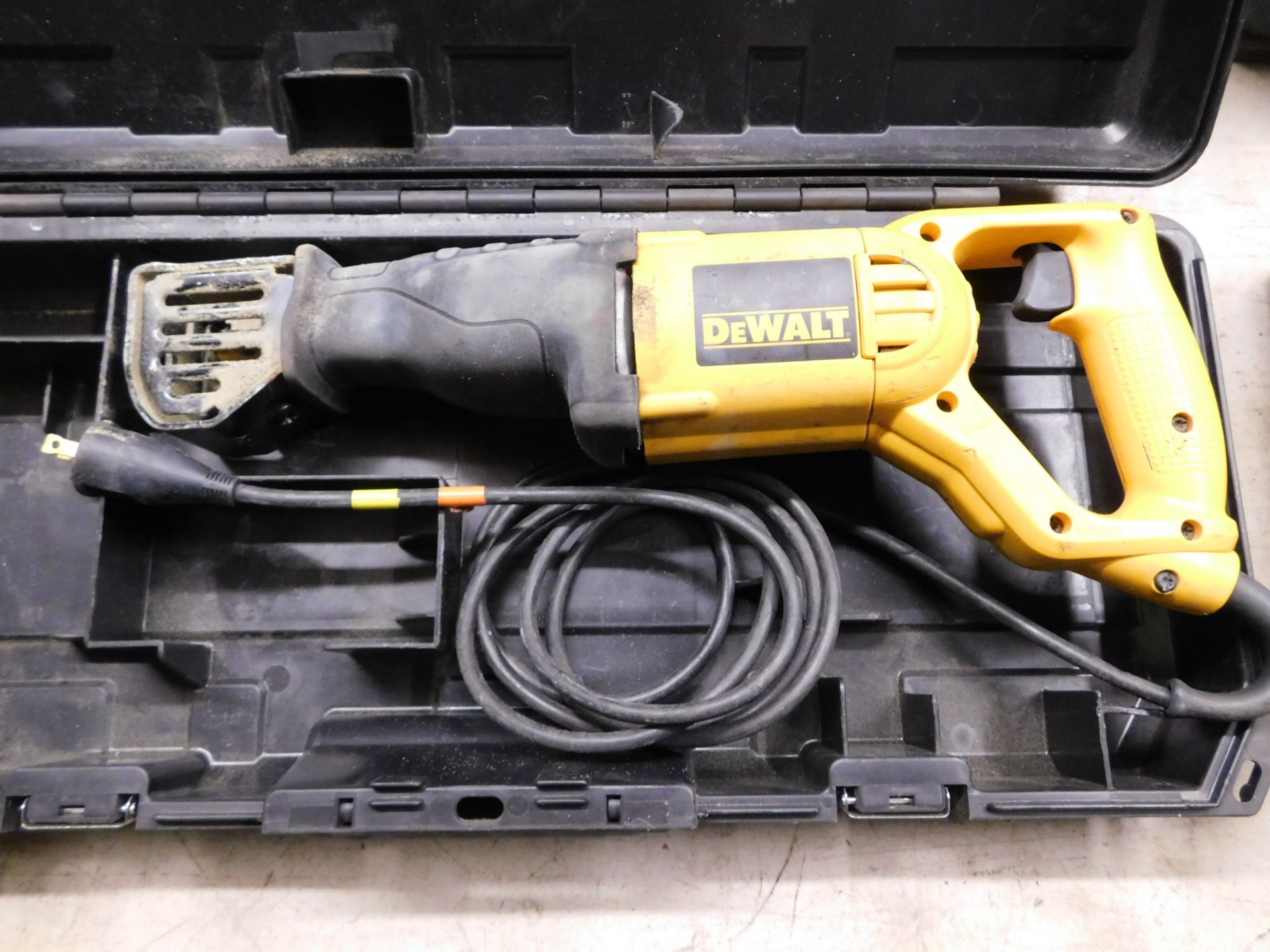 Dewalt DW304P Reciprocating Saw with Case