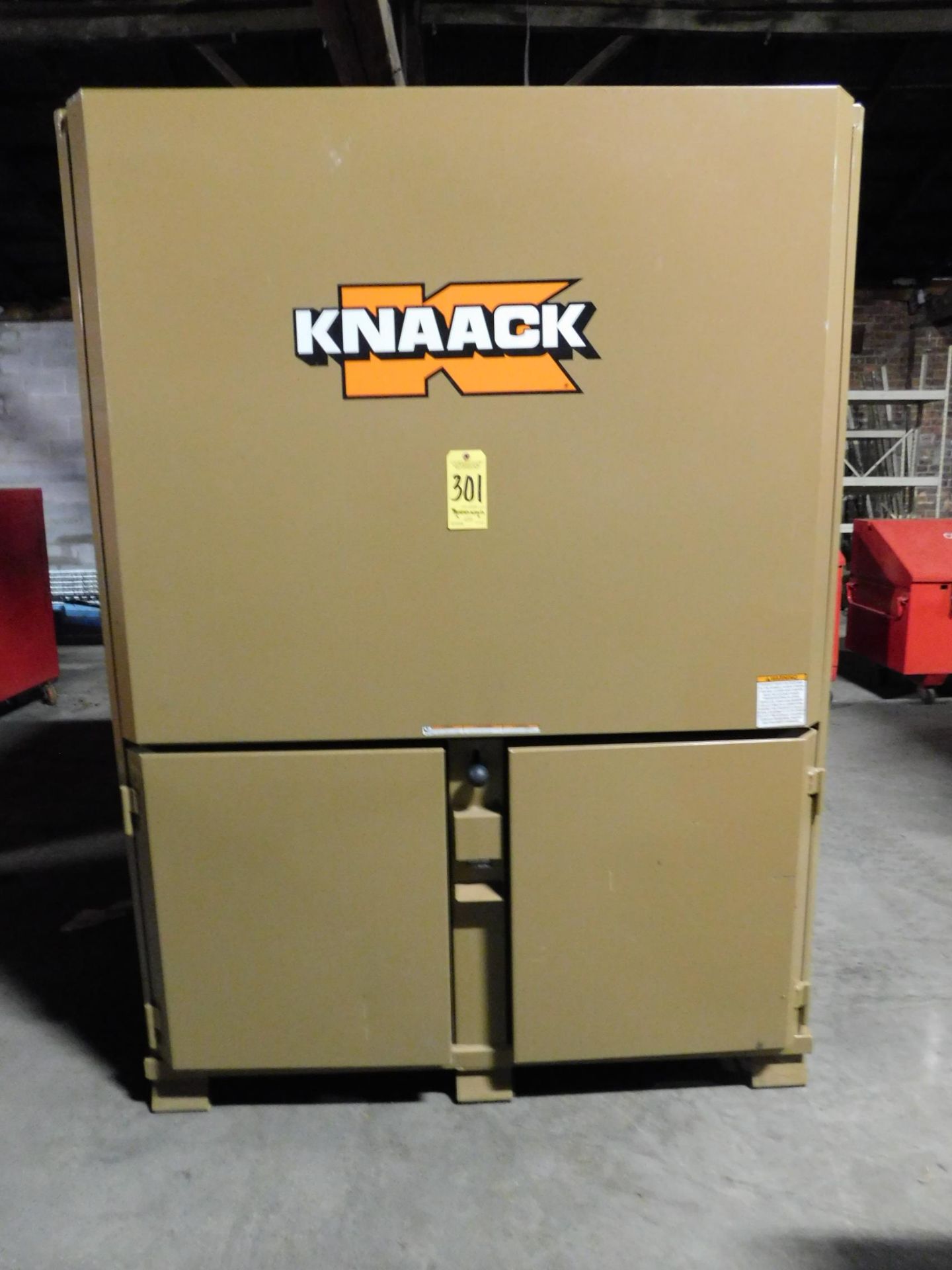 Knaack Model 119-01 Field Station Job Box (Like New)