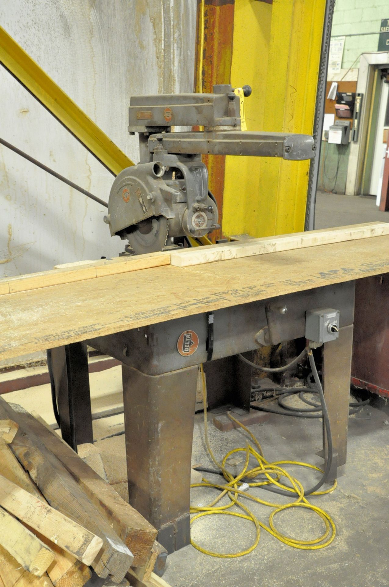 Delta Rockwell 12" Radial Arm Saw, Loading Fee $100.00 - Image 3 of 5