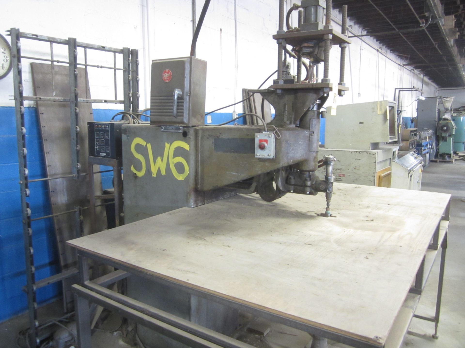 Taylor Windfield Model EN-24-30 Spot Welder SN 46431, 30 KVA, with Weldtronic WT100 Control - Image 4 of 5