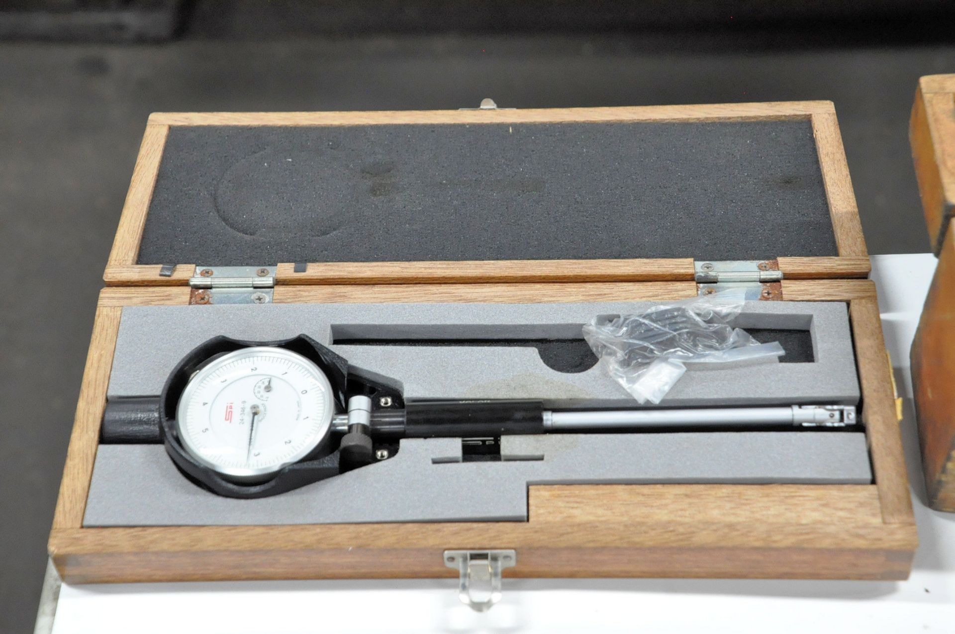 SPI 24-346-9 Dial Bore Gauge with Case