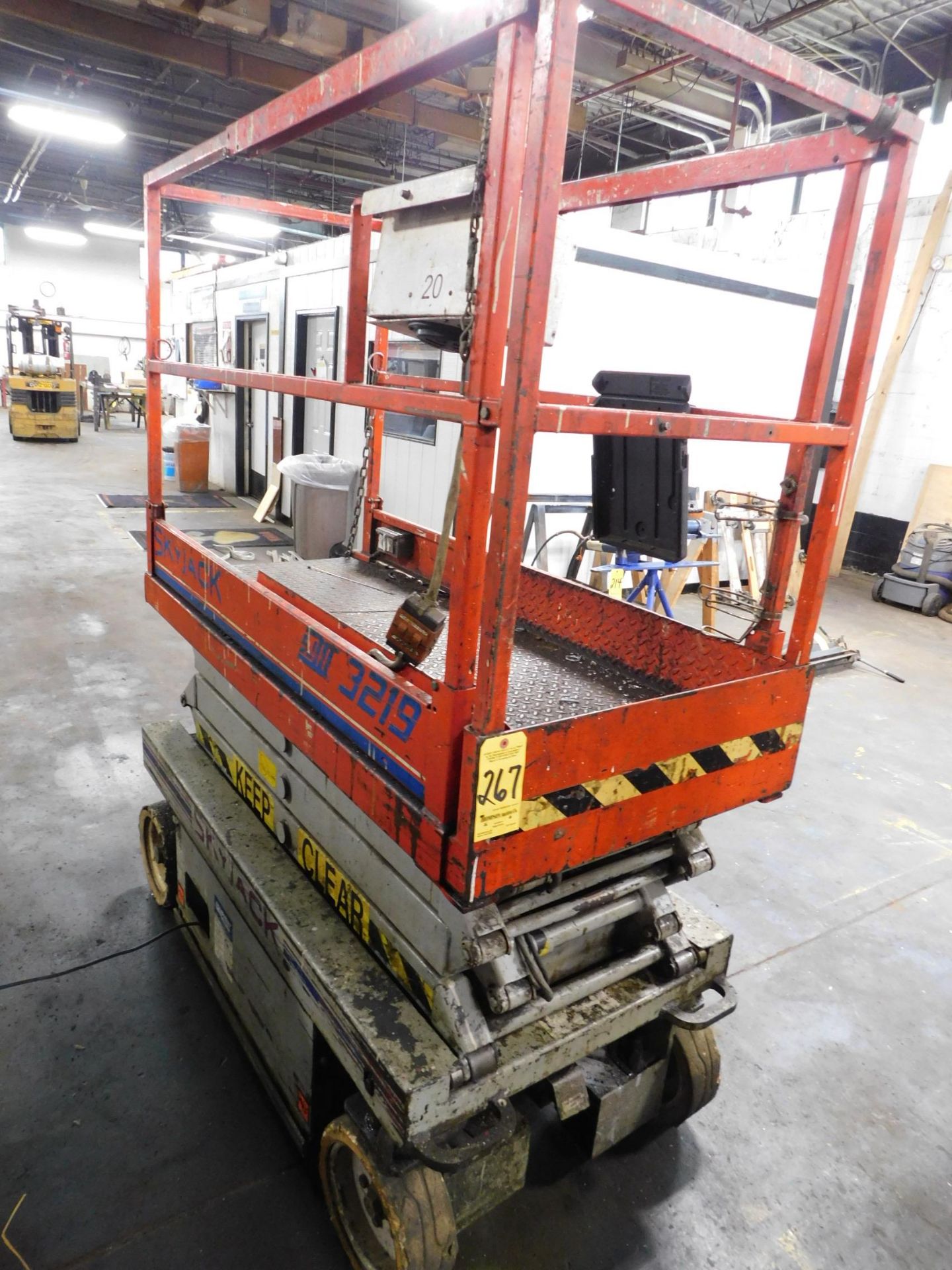 Skyjack Model SJIII 3219 Electric Scissor Lift, s/n 224437, 550 Lb. Capacity, 19' Max. Platform - Image 2 of 7