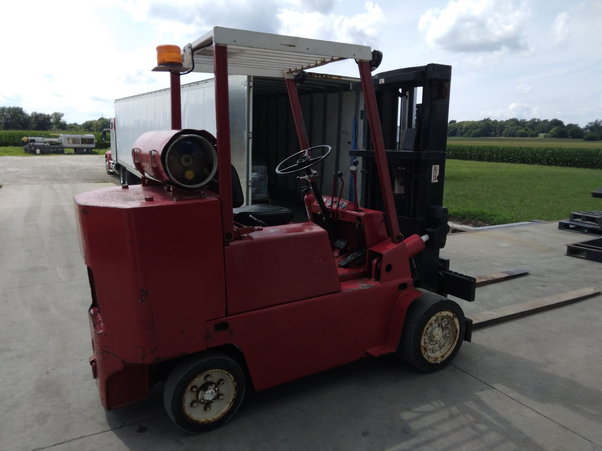 Clark Model C500-S100 Fork Lift, s/n 685-0150-5135, 10,000 Lb. Capacity (Tag Says 9,800 Lb.), LP, Ha - Image 3 of 5