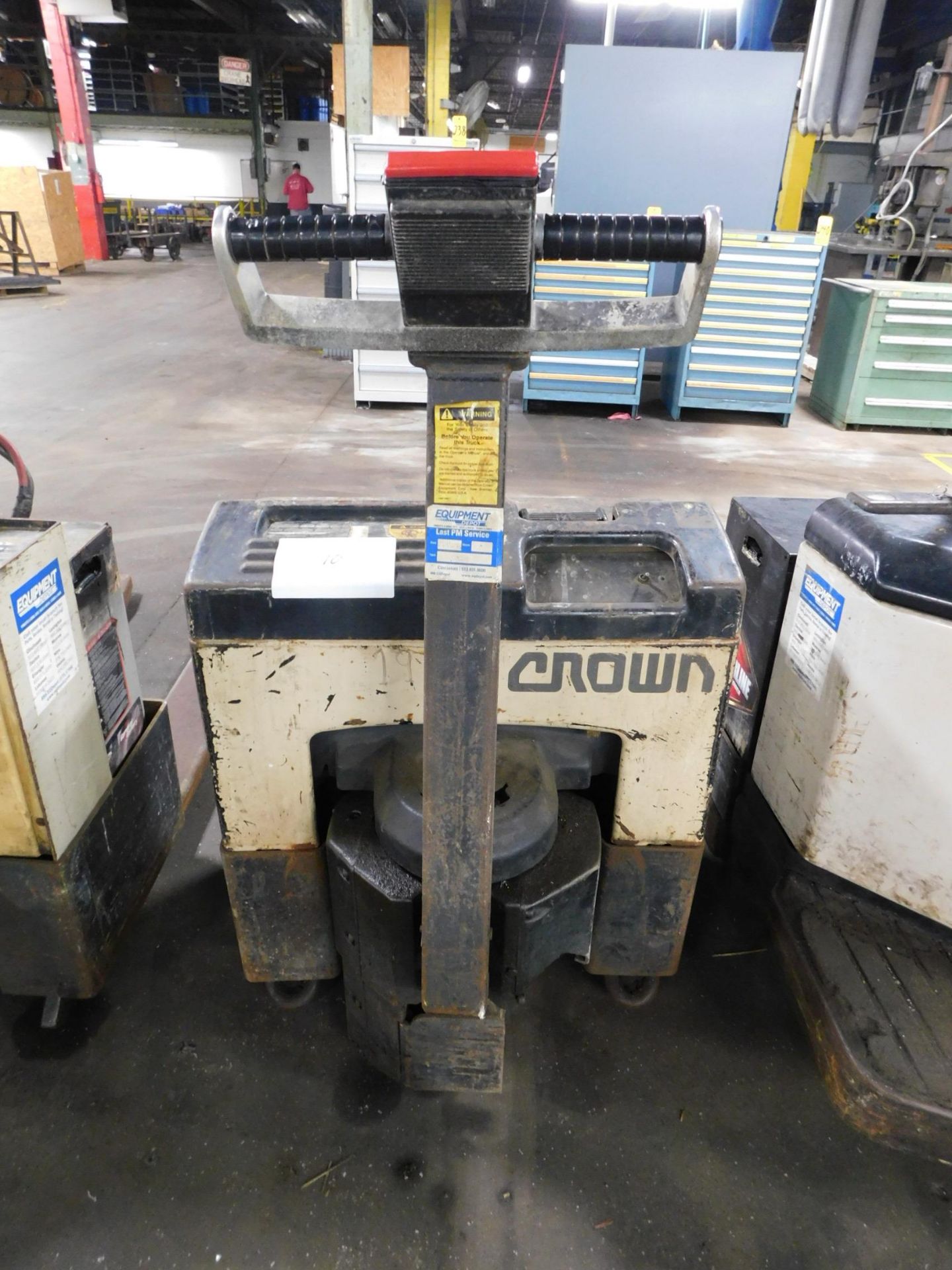 Crown Model 40GPW-4-14 Electric Pallet Jack, s/n 7A102526, 4,000 Lb. Capacity, 24 V, Charger - Image 4 of 4