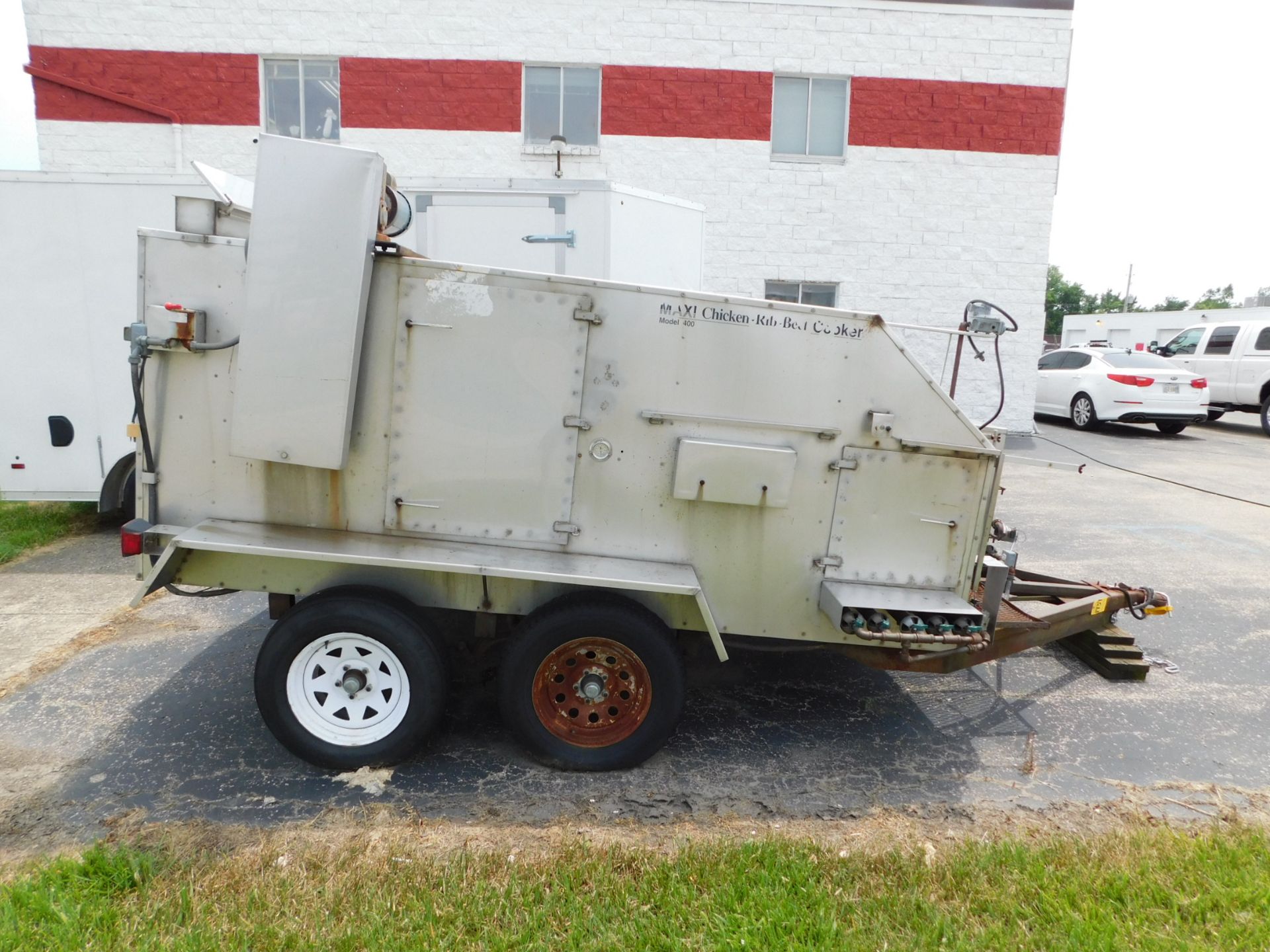 Holstein Maxi Model 400 Chicken, Rib,Beef Cooker Trailed Mounted 24 Removable Racks, Double walled - Image 4 of 49