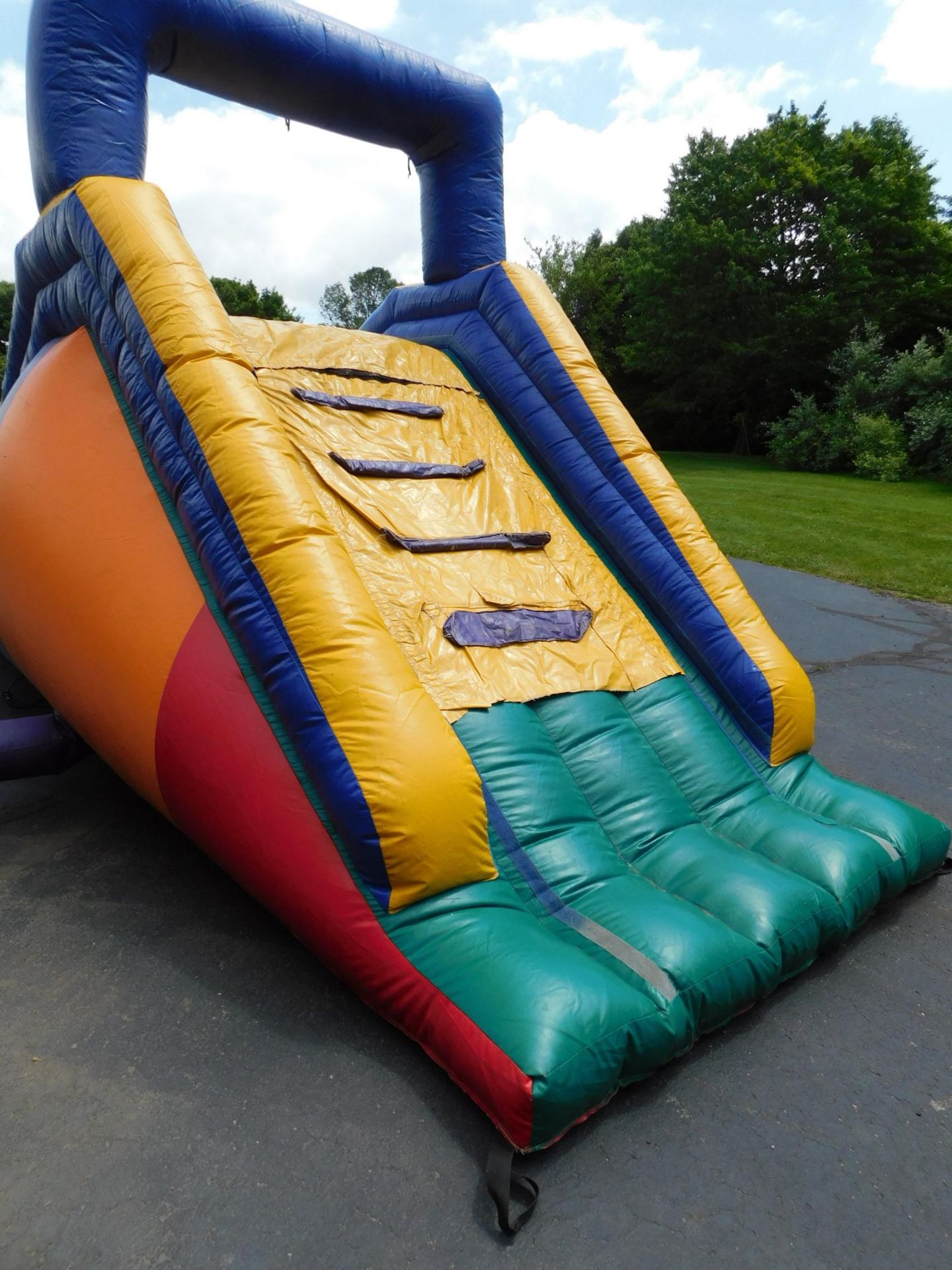 Inflatable Slide 12'Slide 1pc. 1 Blower req. 8'WX30'LX12'H # 99 - Image 2 of 6