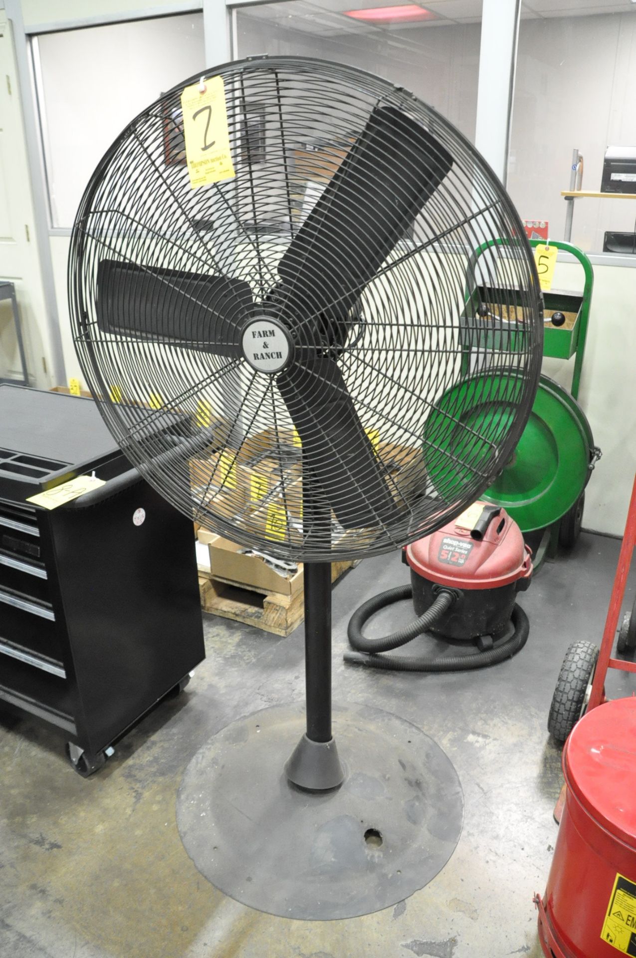 Farm & Ranch 30" Pedestal Shop Fan