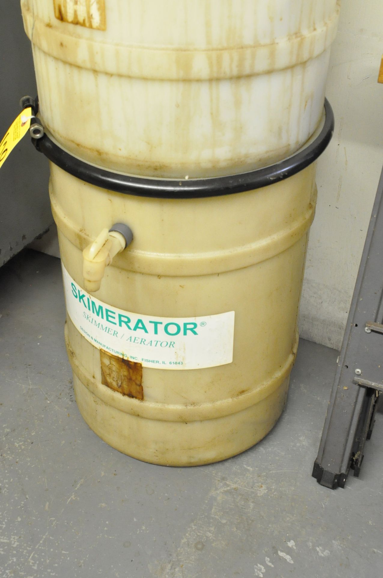 Skimerator in (1) Box with Containment Drum - Image 2 of 2