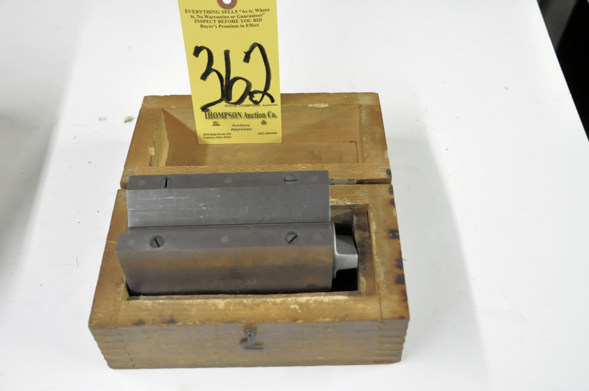 2 1/2" x 5" x 3" Magnetic V-Block with Case