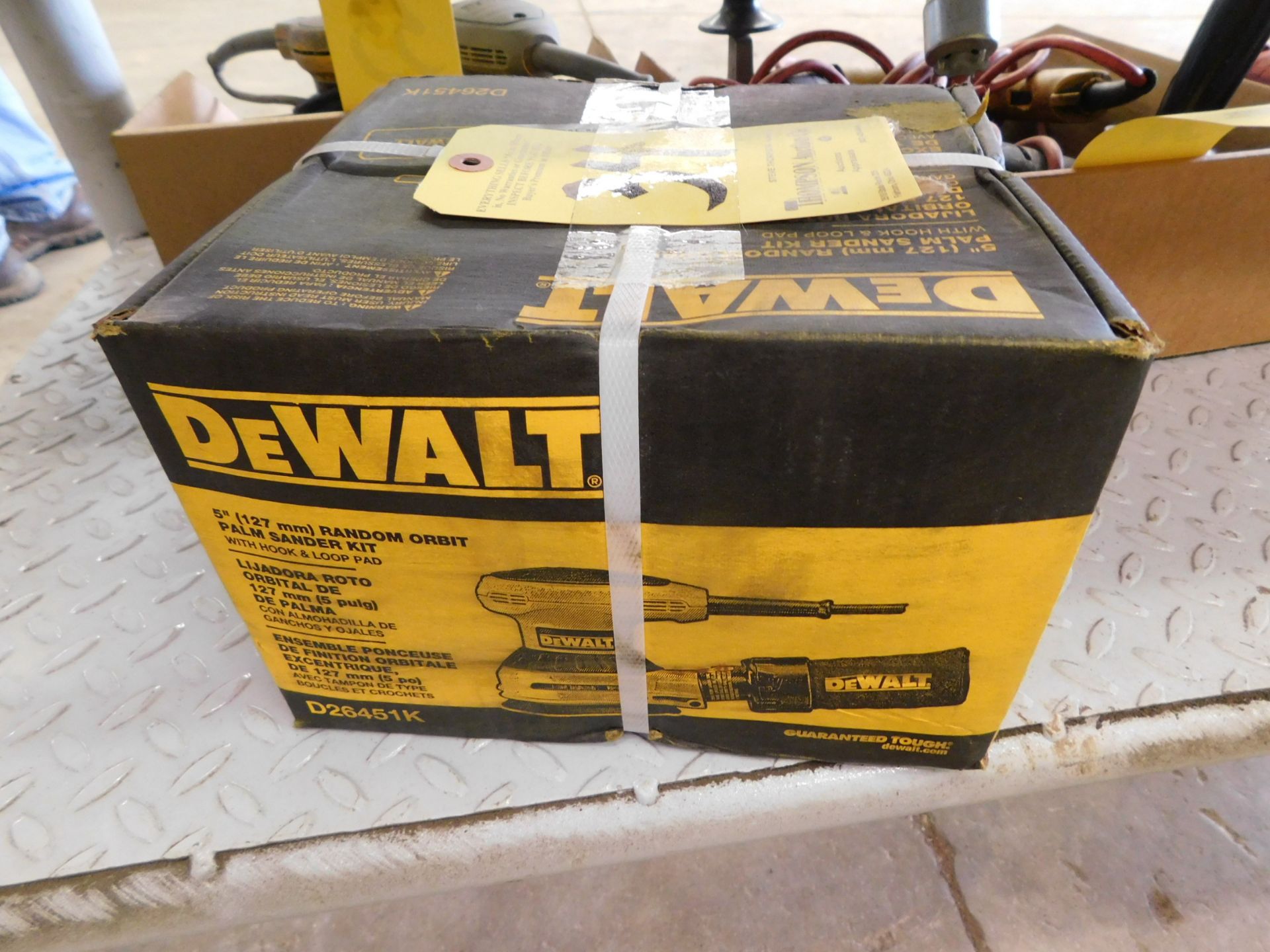 DeWalt D26451k Palm Sander (NEW in Box)
