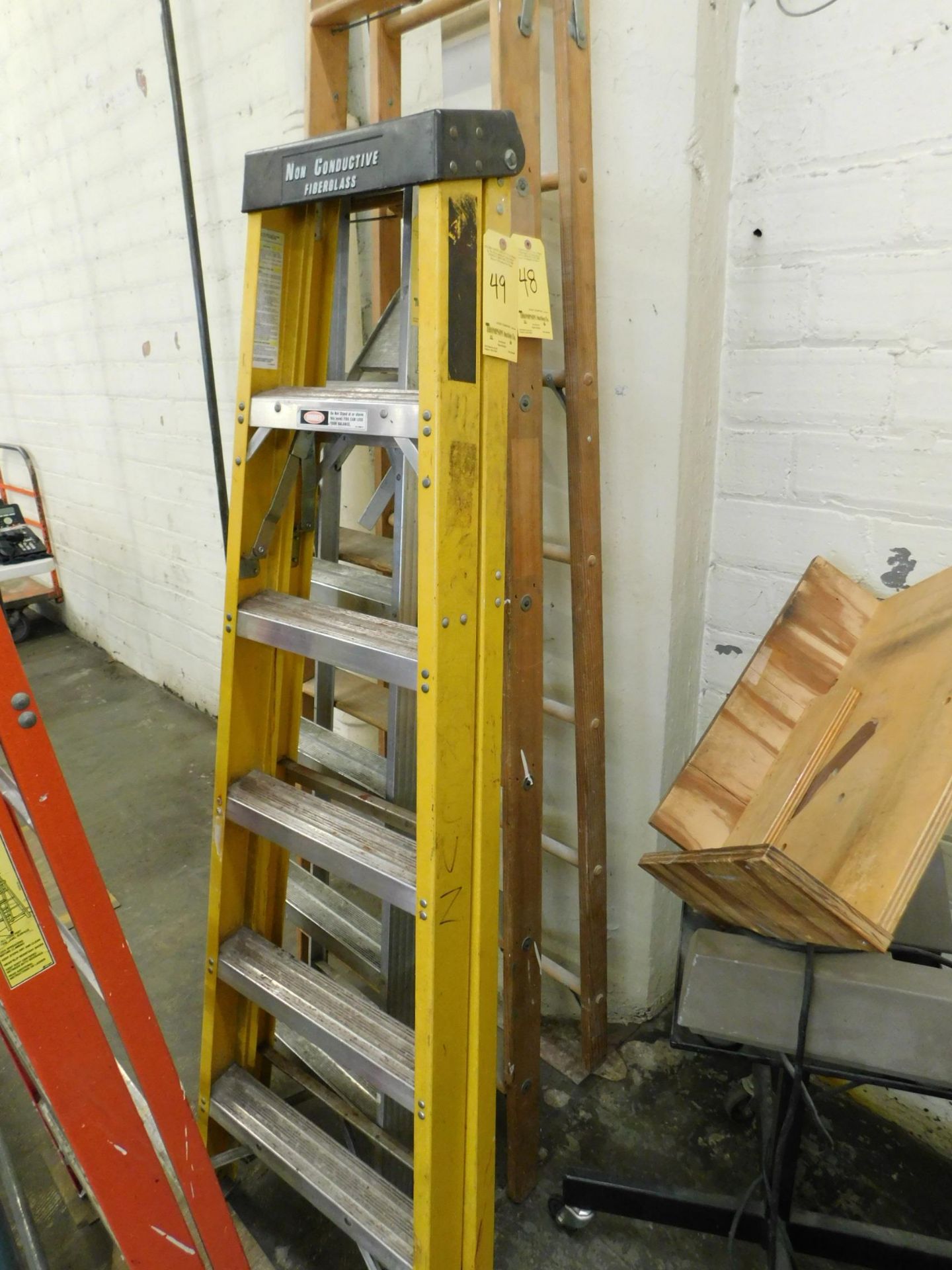 6' Fiberglass Step Ladder