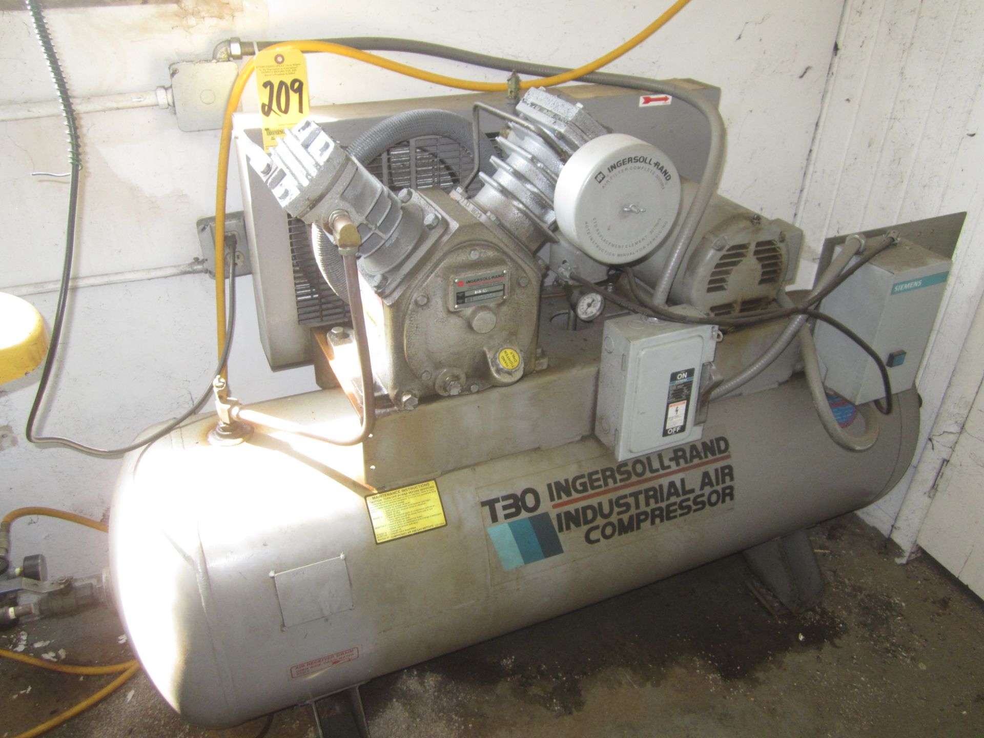 Ingersoll Rand Model T30, 5 HP Tank Mounted Air Compressor, 2Stage, s