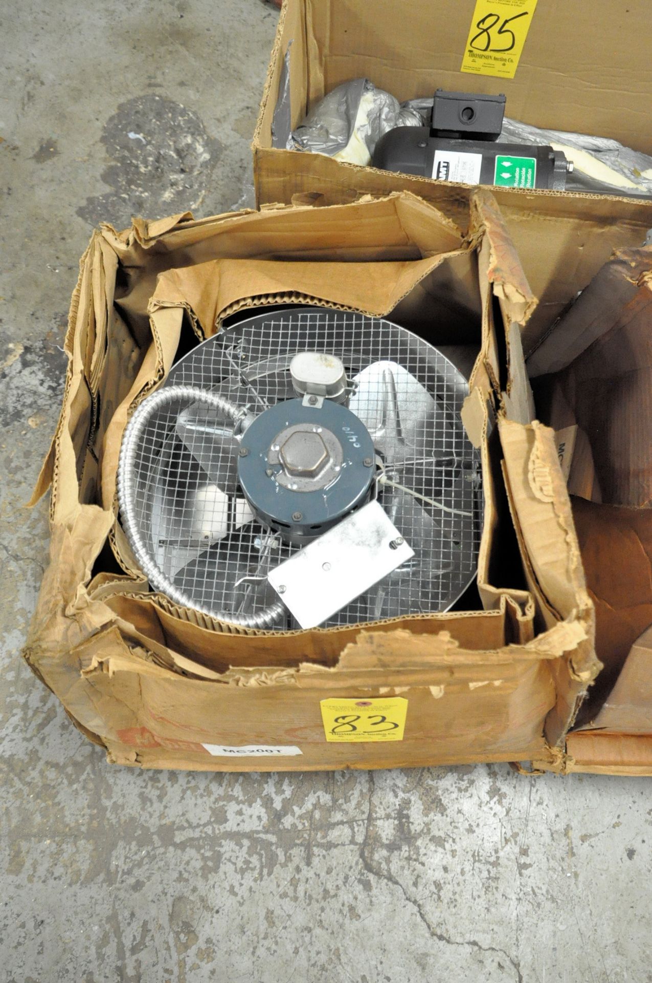 15" Louvered Exhaust Fan in Box