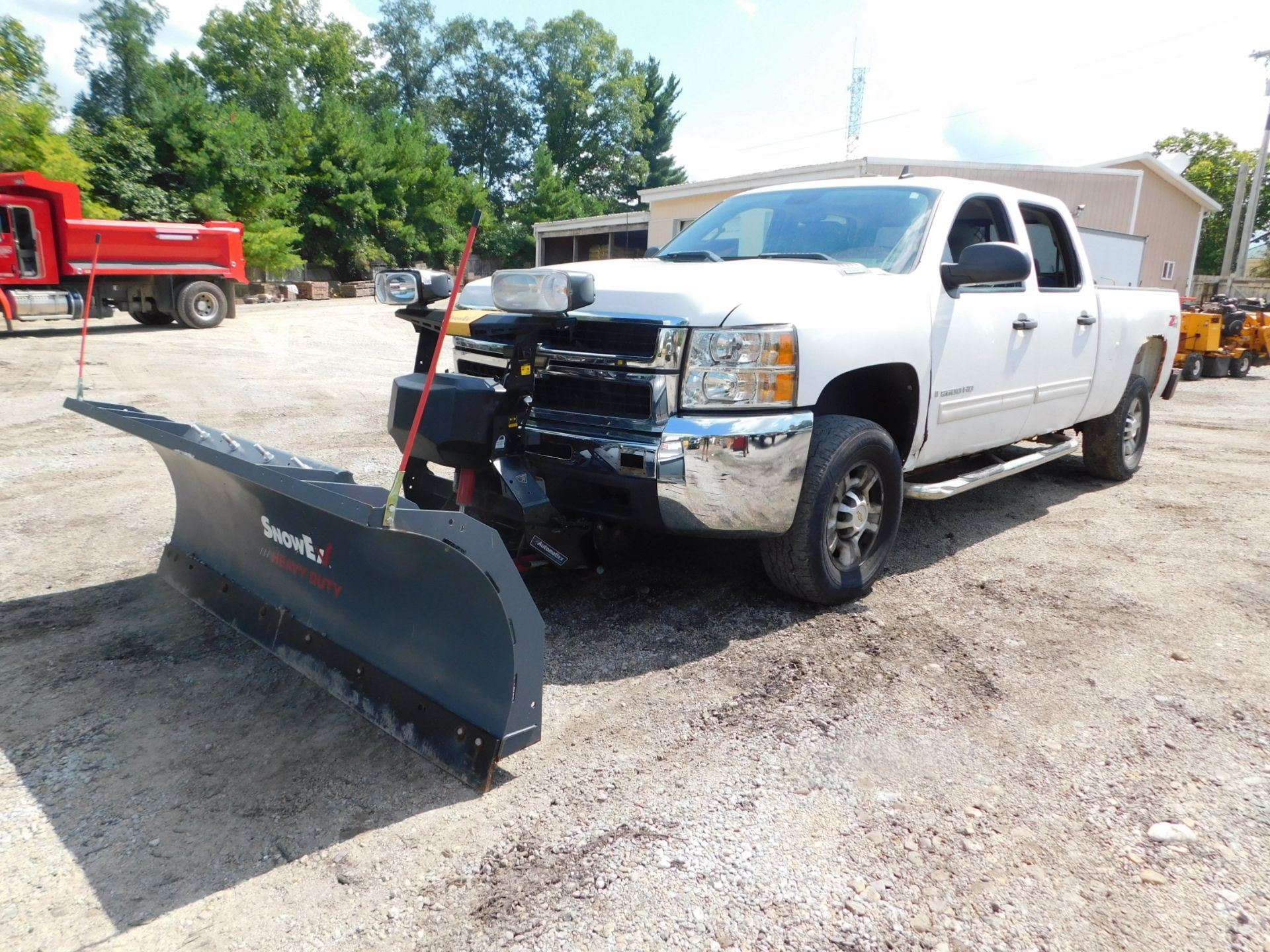 2009 Chevy 2500HD Pick up VIN# 1GCHK53KX9F139182, CREW CAB 4X4 AUTOMATIC, PW, PL, AM/FM/CD, AC 6'6"