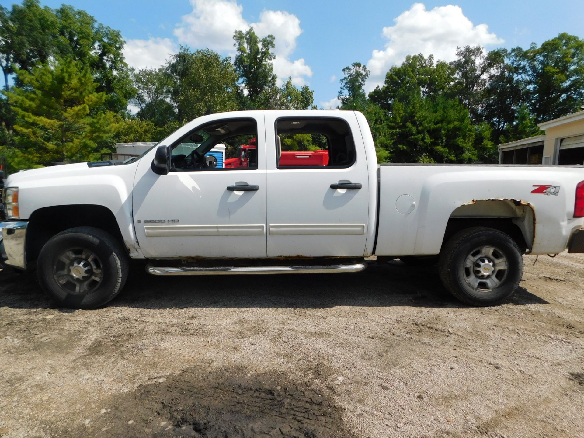 2009 Chevy 2500HD Pick up VIN# 1GCHK53KX9F139182, CREW CAB 4X4 AUTOMATIC, PW, PL, AM/FM/CD, AC 6'6" - Image 3 of 61